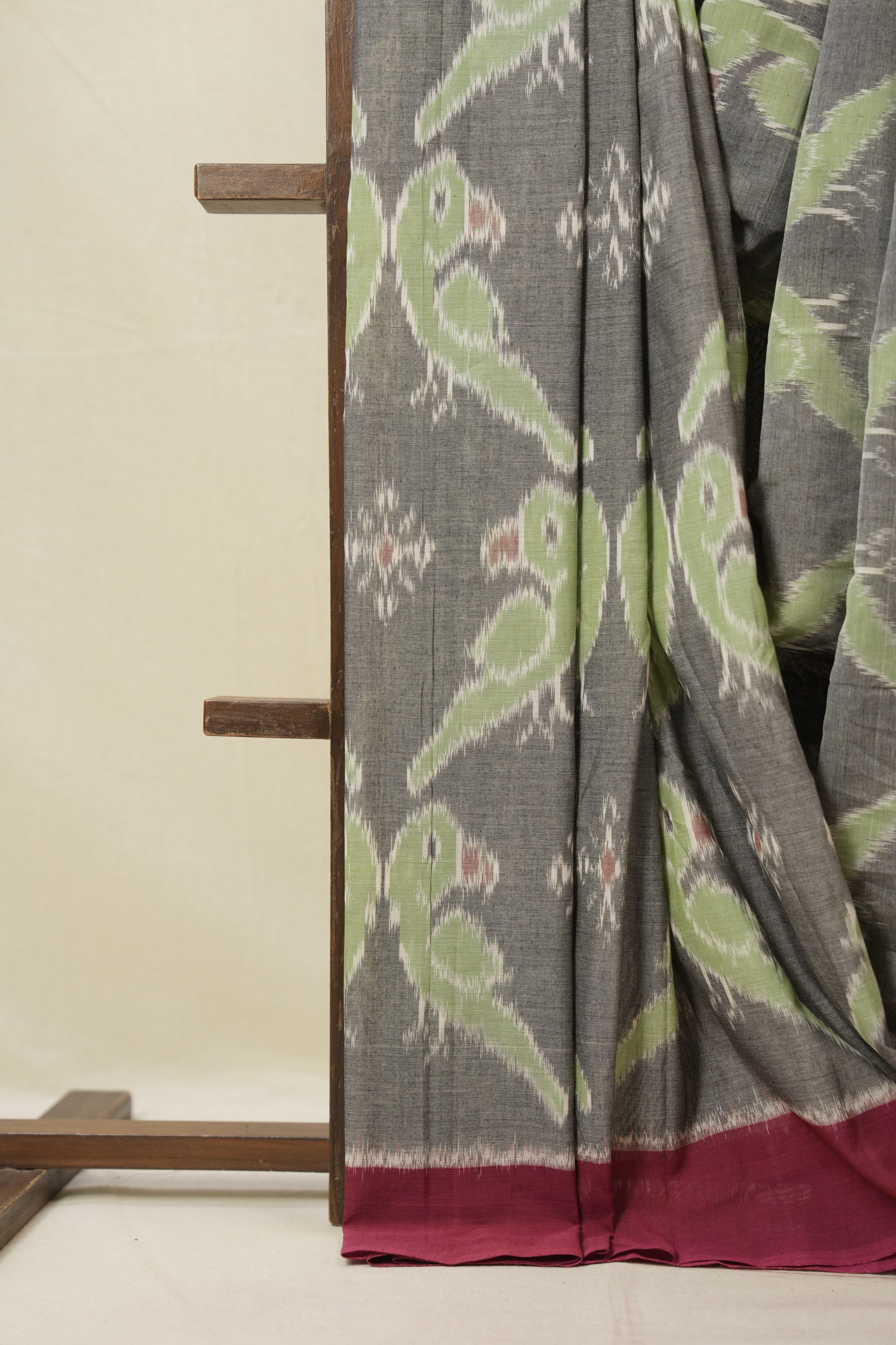 Grey Pochampalli Cotton Ikat Saree - SRGPCIS686