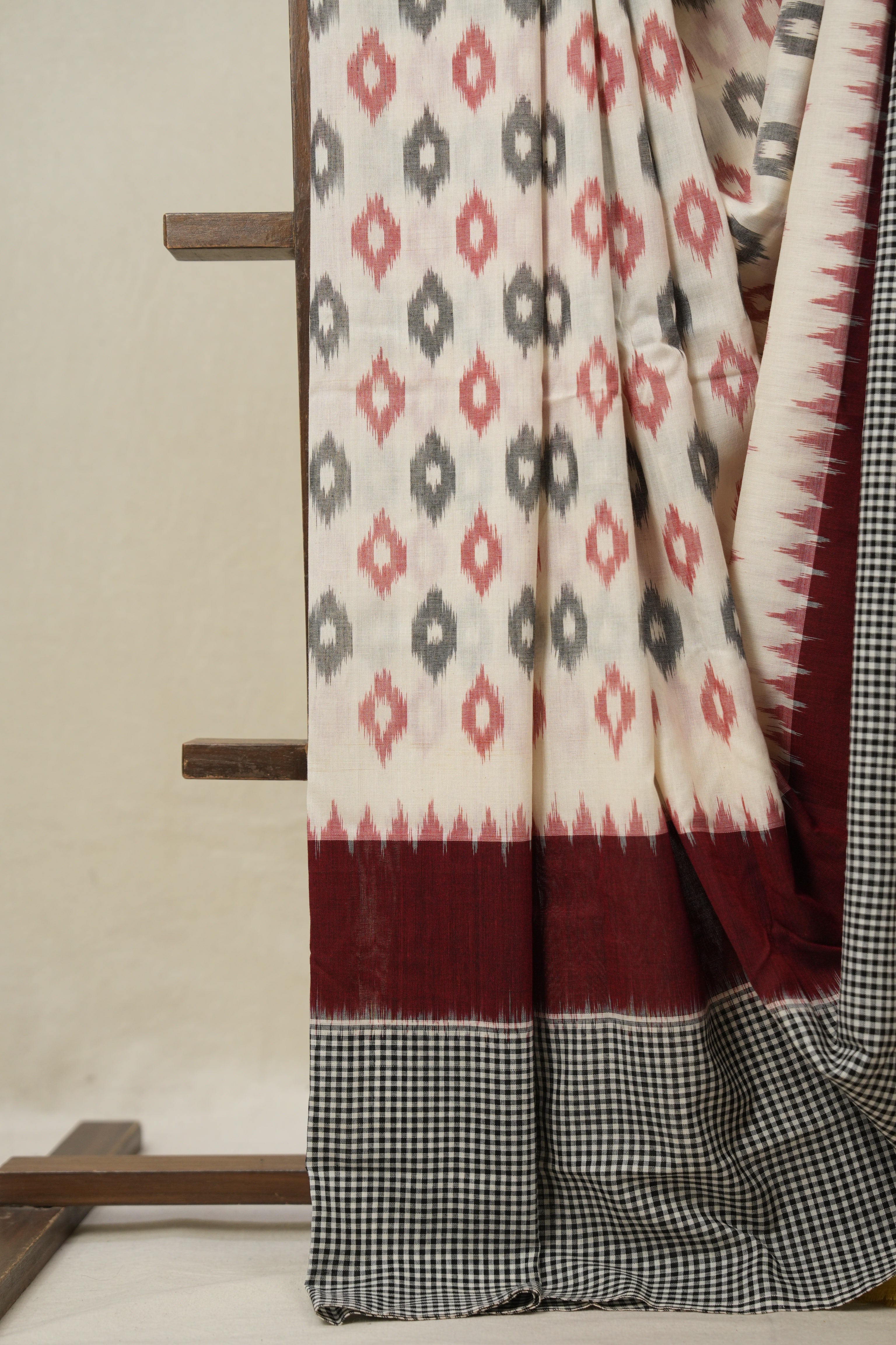 White Pochampalli Cotton Ikat Saree - SRWPCIS666