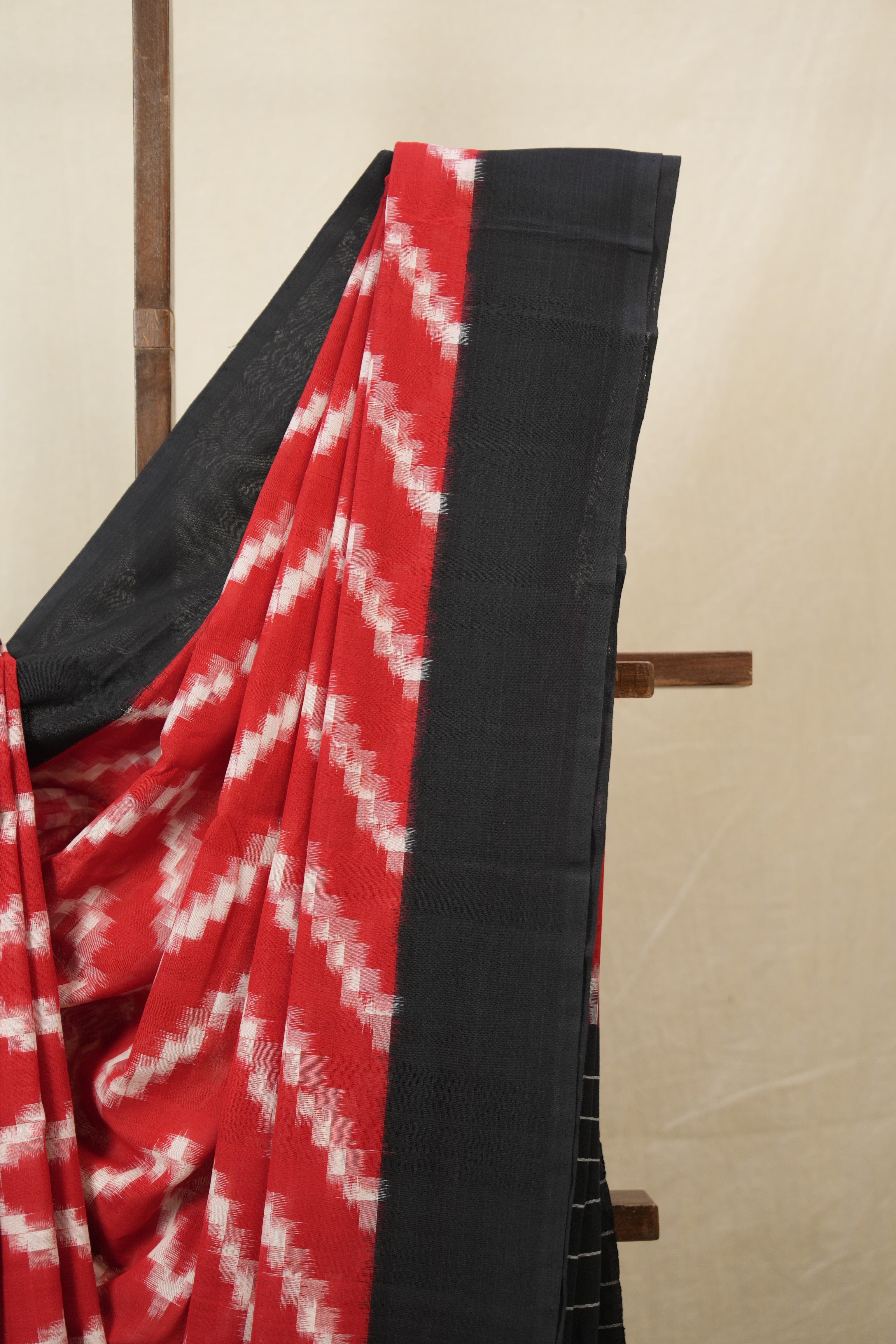Red Pochampalli Cotton Ikat Saree - SRRPCIS714