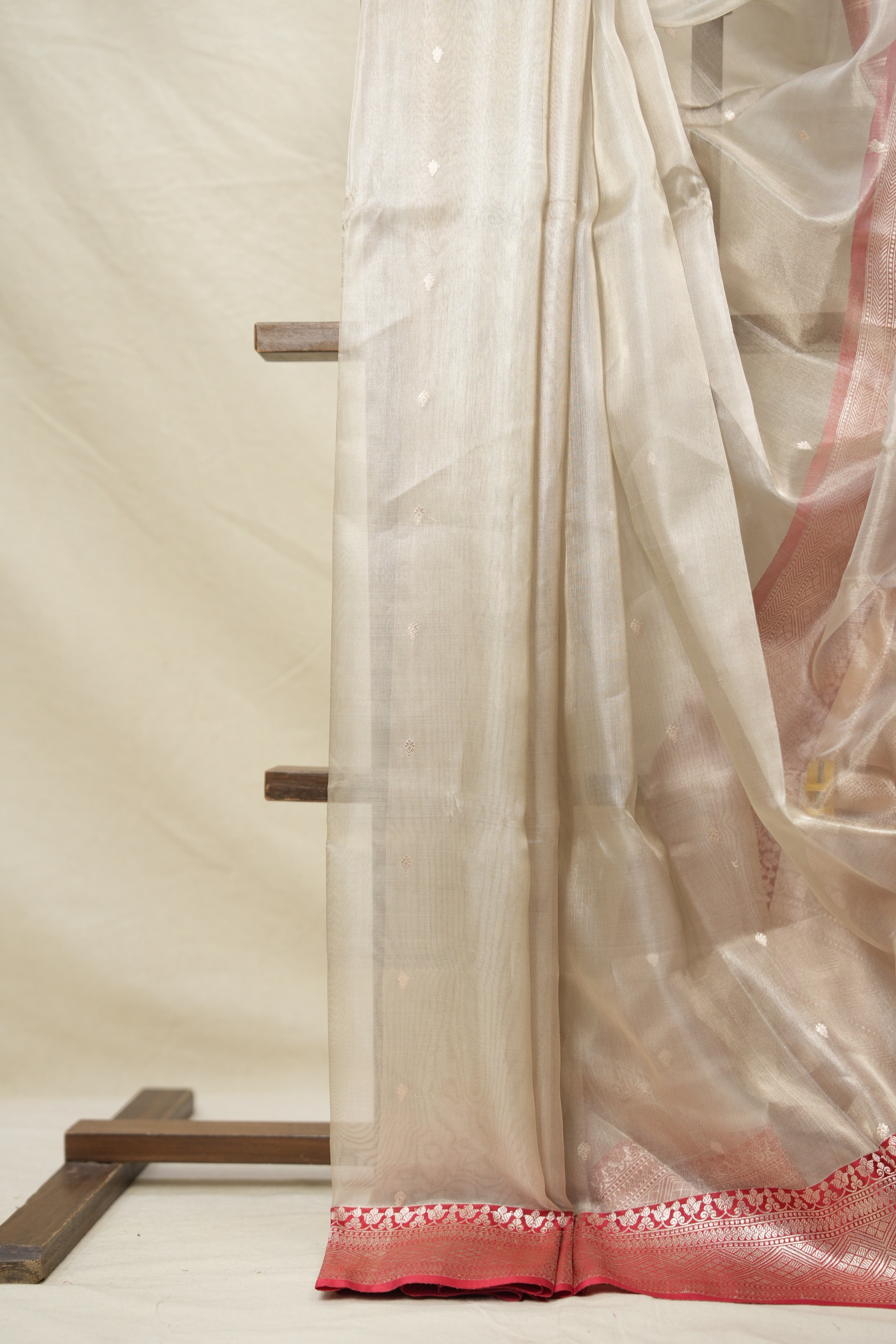 Red Silver Tissue Banarasi Silk Saree - SRRSTBSS014