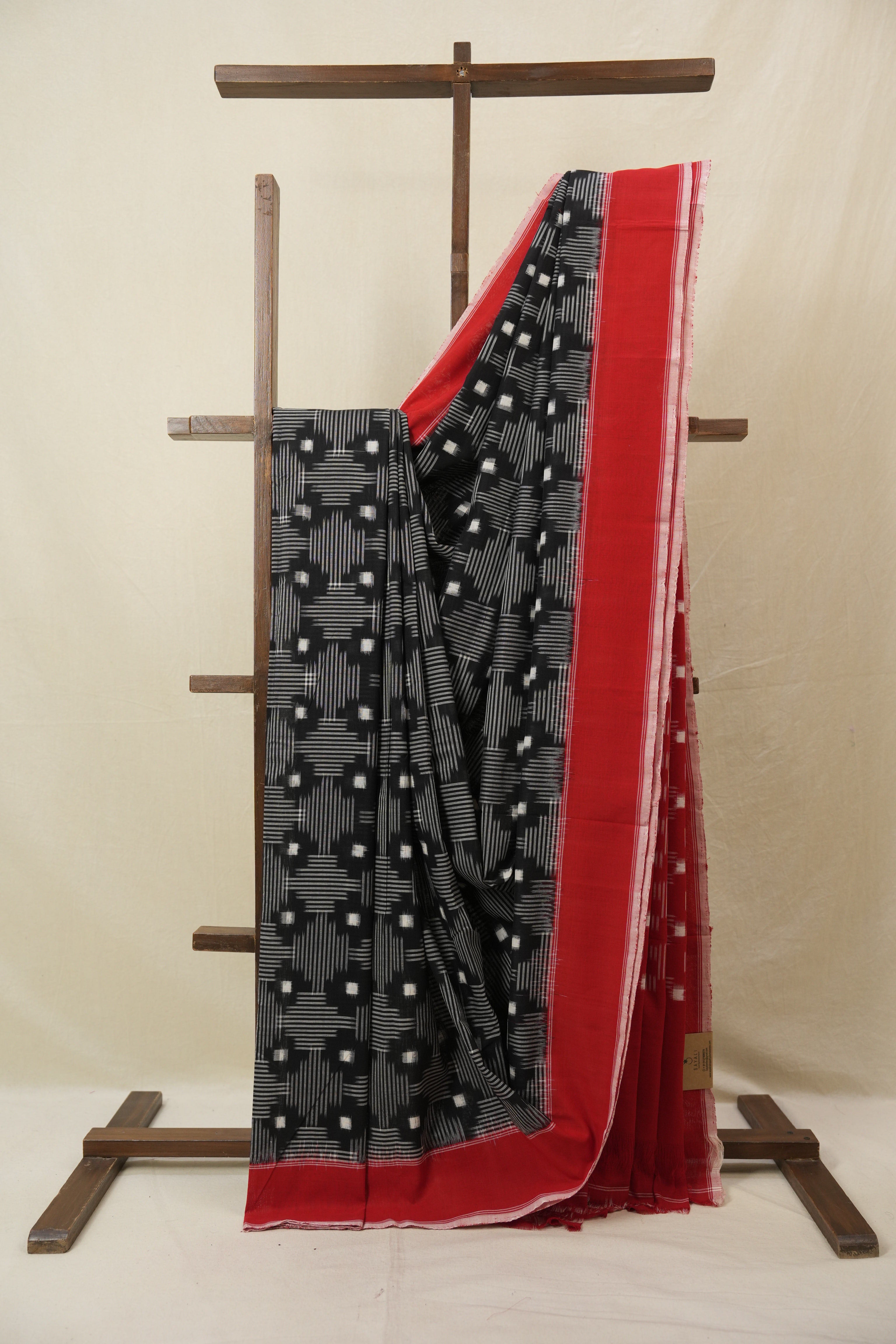 Black Pochampalli Cotton Ikat Saree - SRBPCIS711