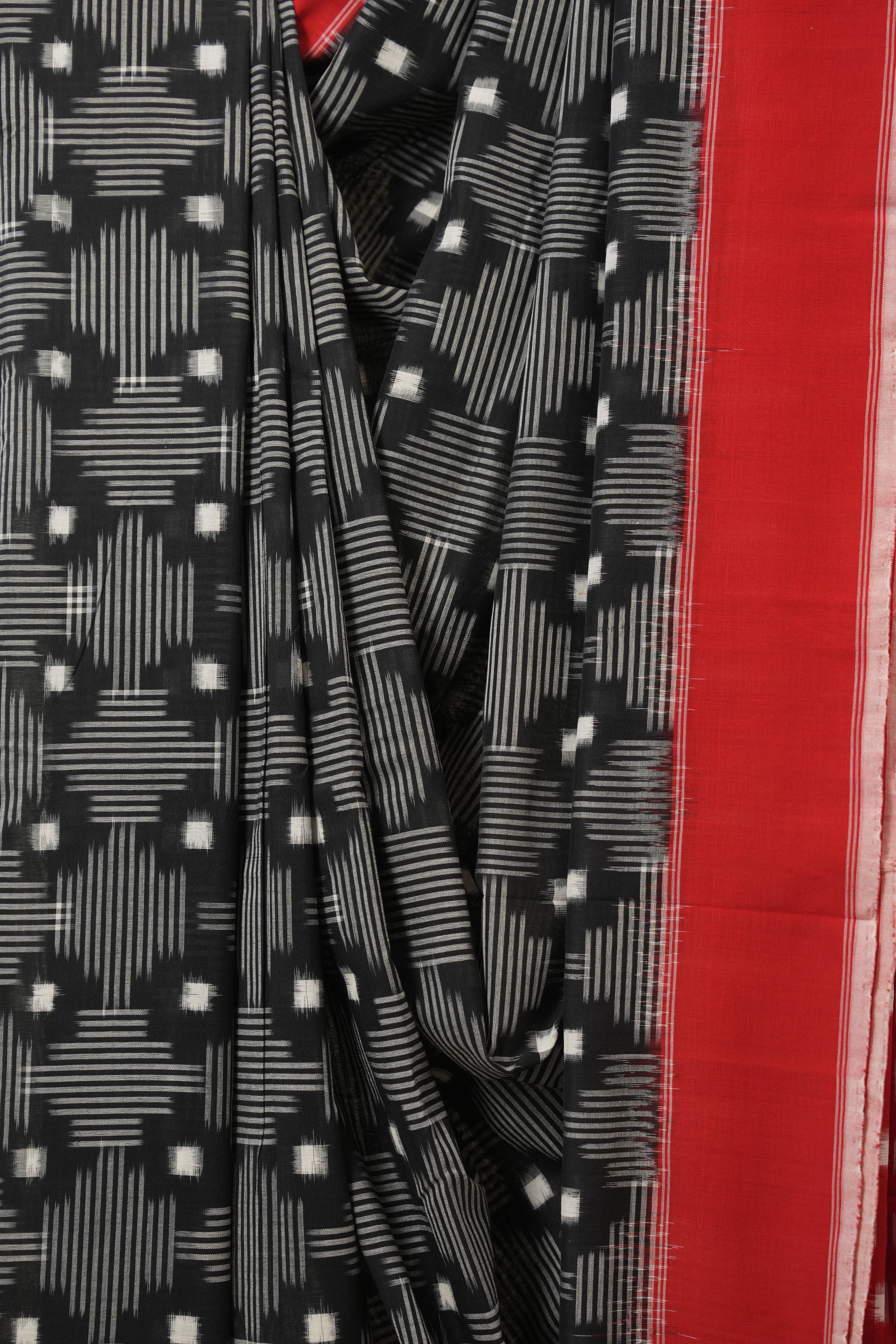 Black Pochampalli Cotton Ikat Saree - SRBPCIS711