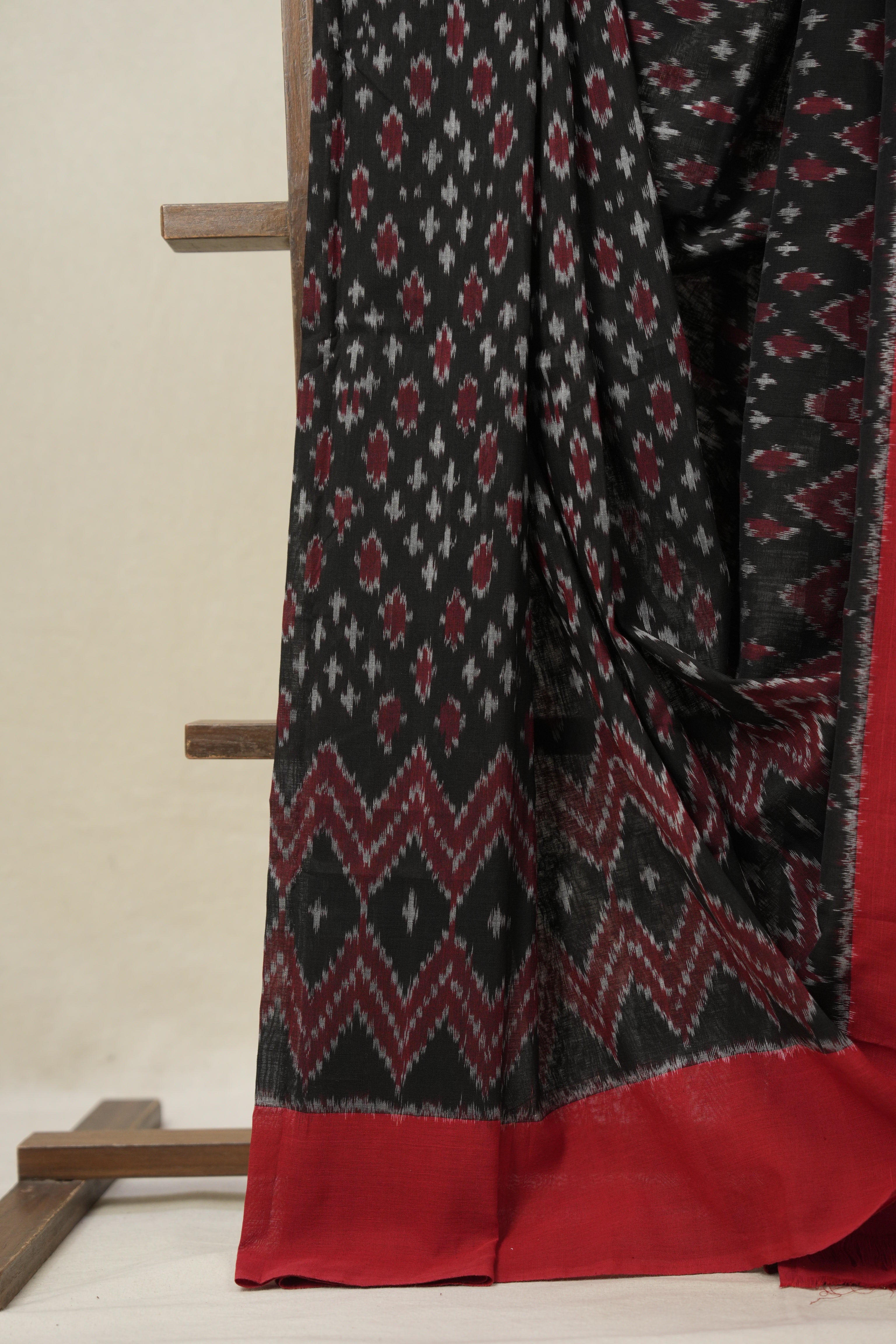 Black - Maroon Pochampalli Cotton Ikat Saree - SRBMPCIS656