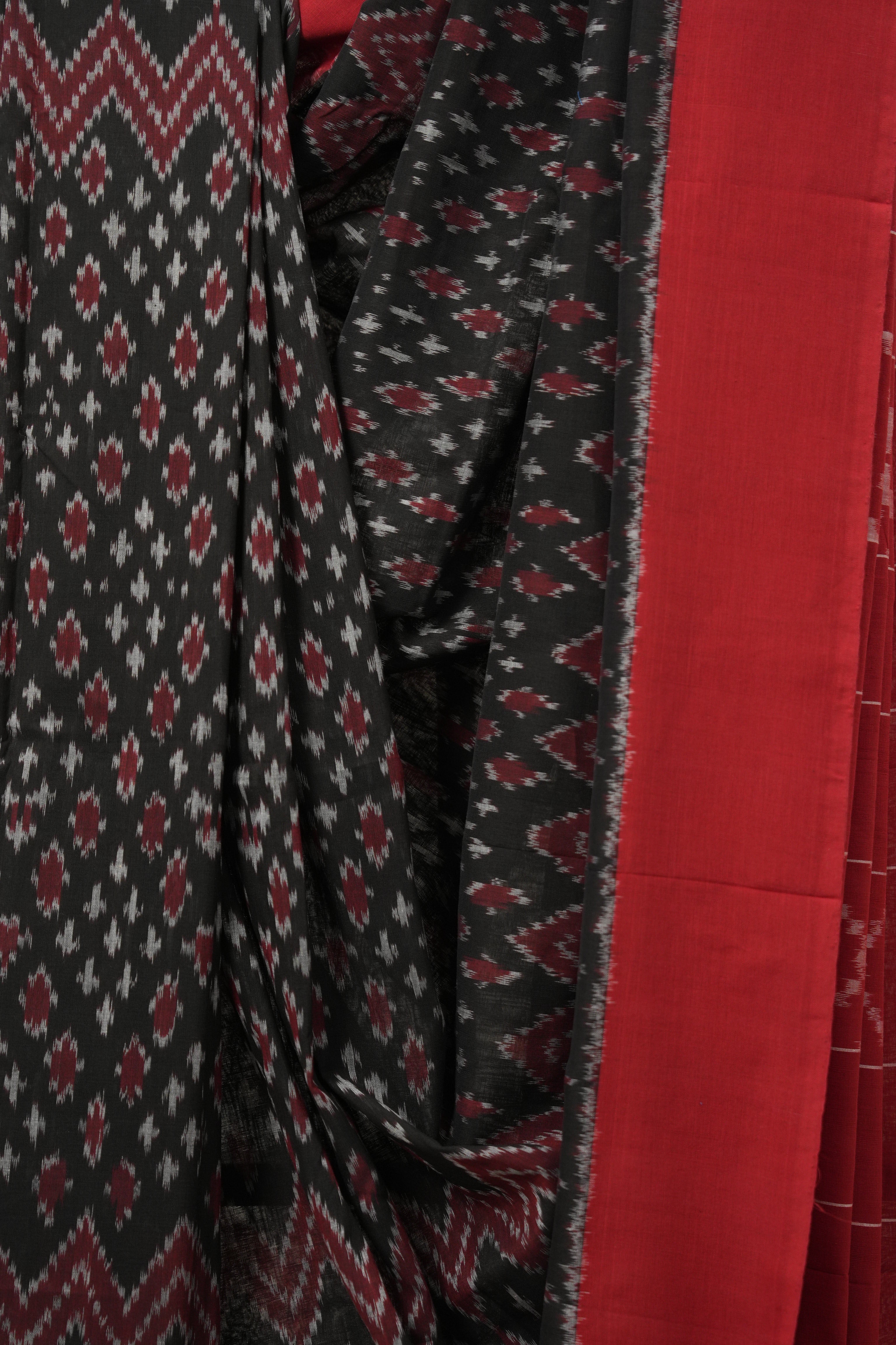 Black - Maroon Pochampalli Cotton Ikat Saree - SRBMPCIS656
