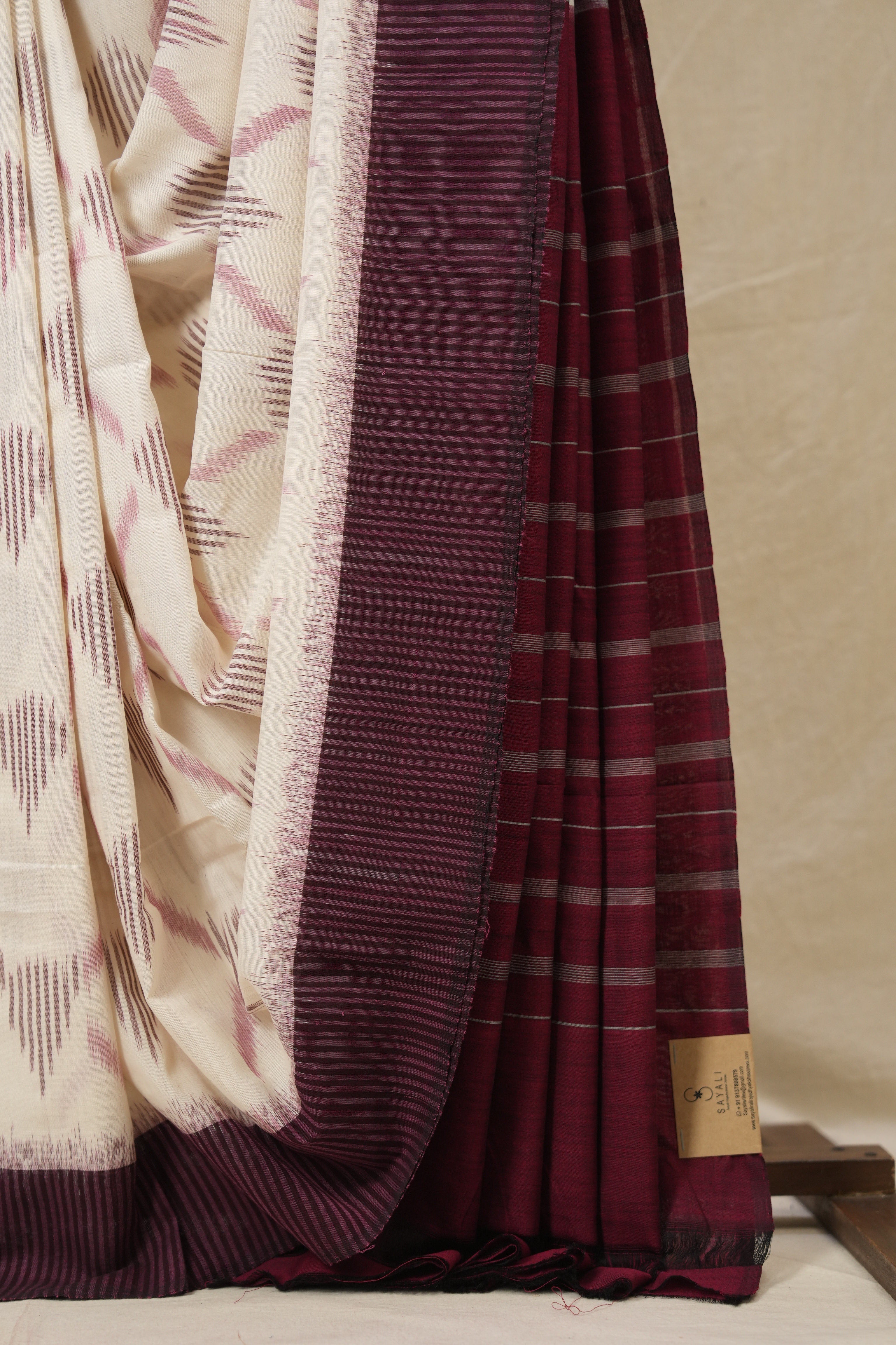 Off-White Pochampalli Cotton Ikat Saree - SROWPCIS672