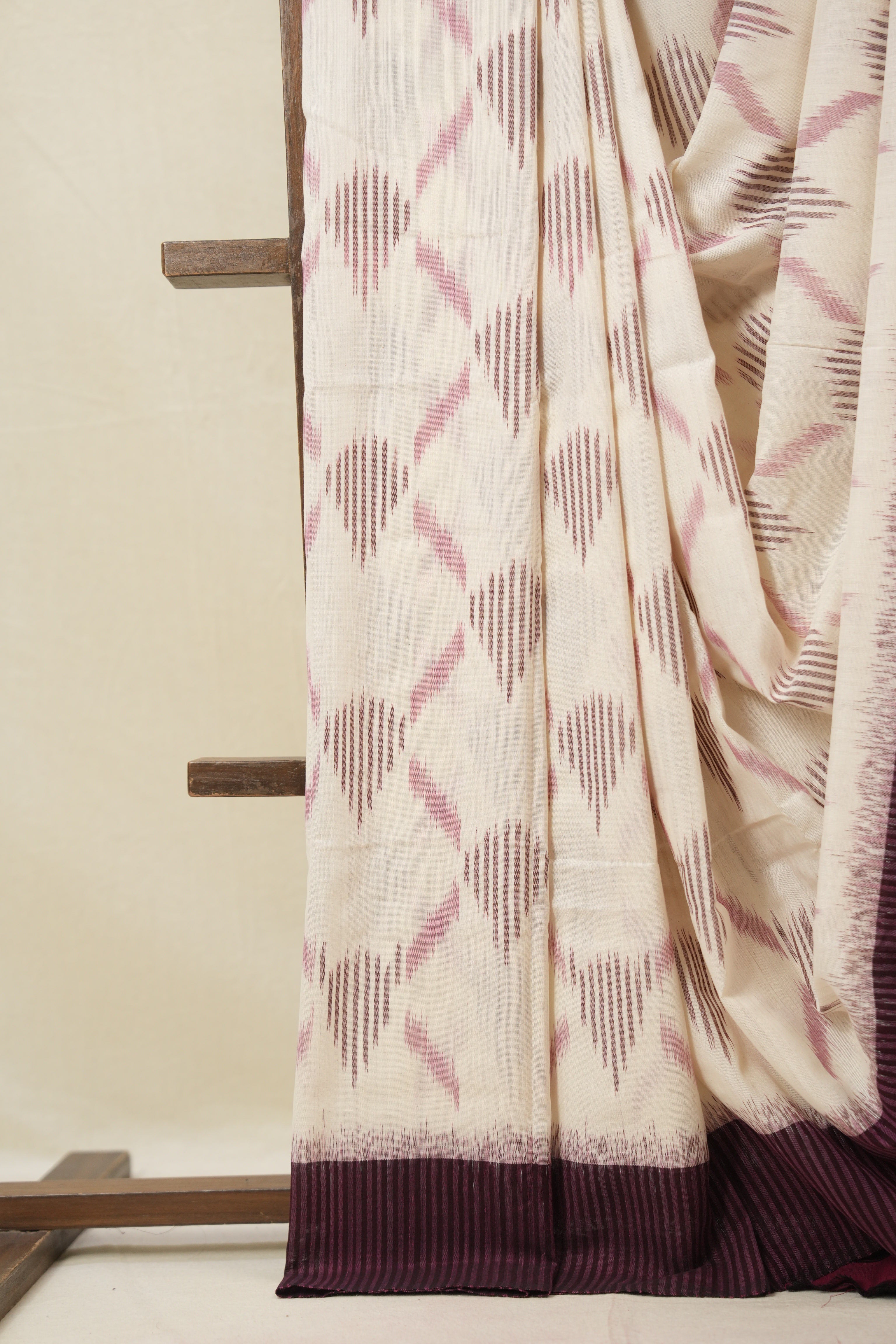 Off-White Pochampalli Cotton Ikat Saree - SROWPCIS672
