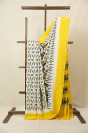 White Pochampalli Cotton Ikat Saree - SRWPCIS674