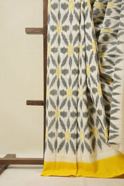 White Pochampalli Cotton Ikat Saree - SRWPCIS674