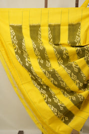 White Pochampalli Cotton Ikat Saree - SRWPCIS674