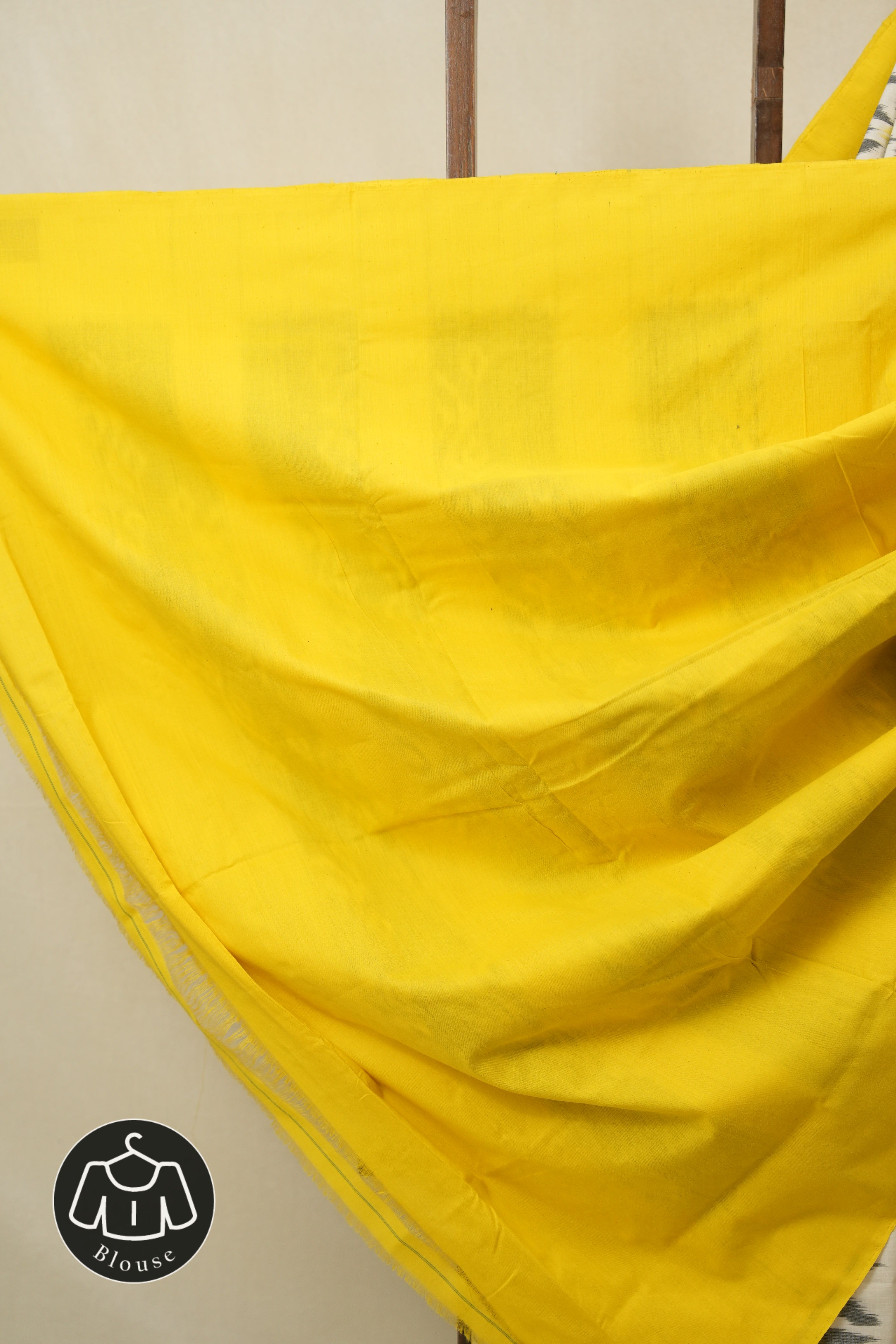 White Pochampalli Cotton Ikat Saree - SRWPCIS674