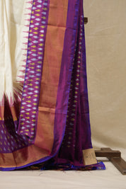White Pochampalli Silk Ikat Saree - SRWPSIS311