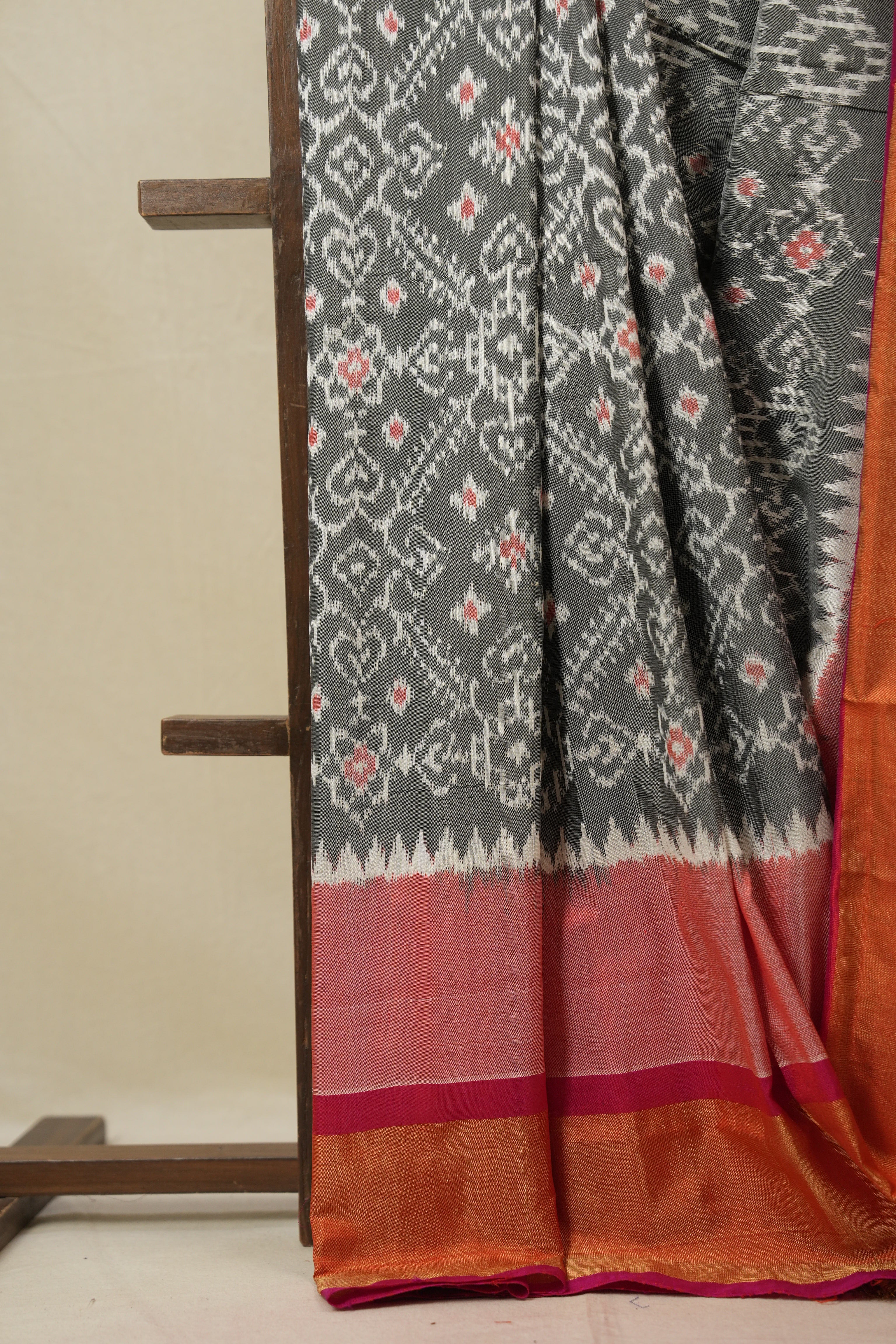 Grey Pochampalli Silk Ikat Saree - SRGPSIS312