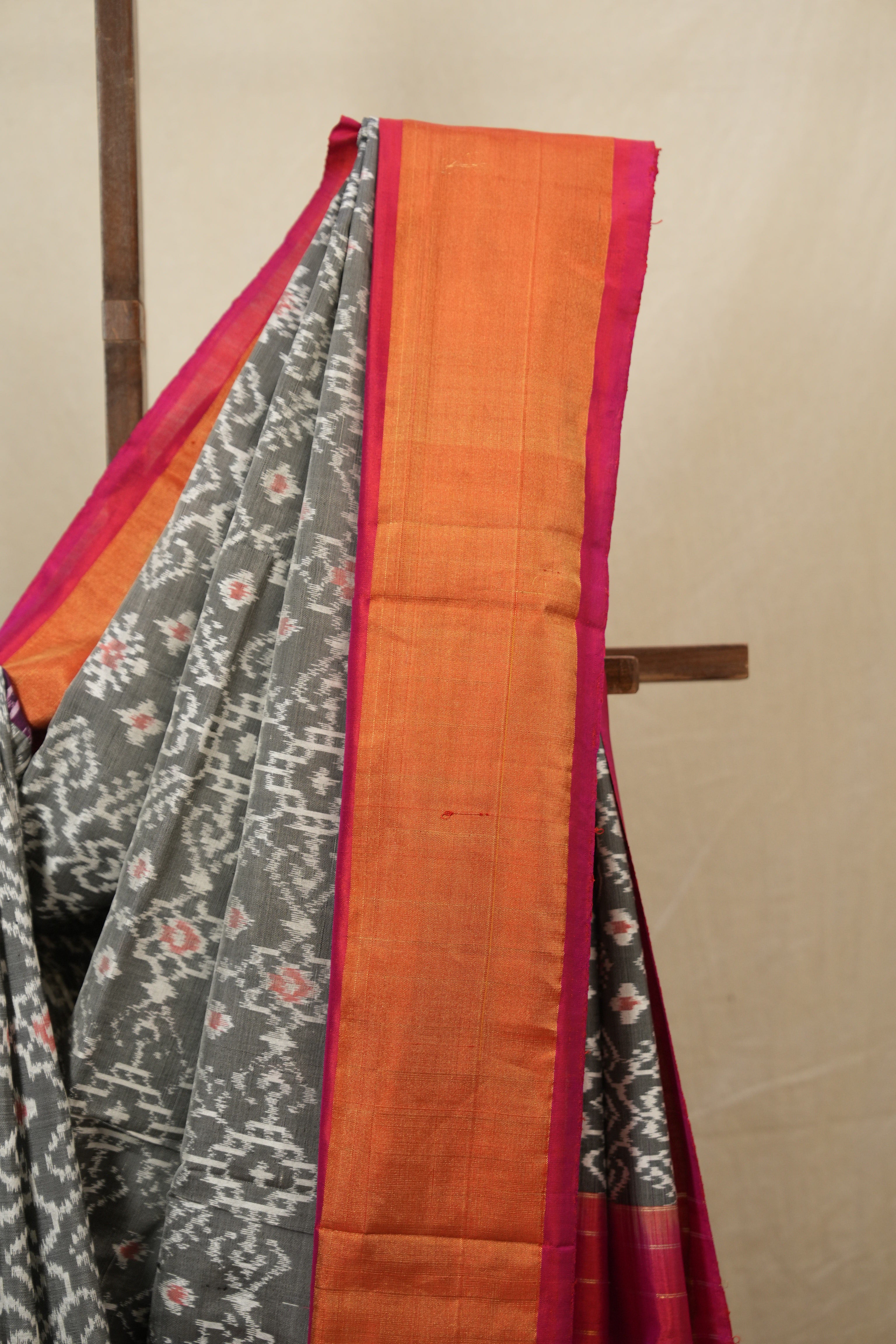 Grey Pochampalli Silk Ikat Saree - SRGPSIS312
