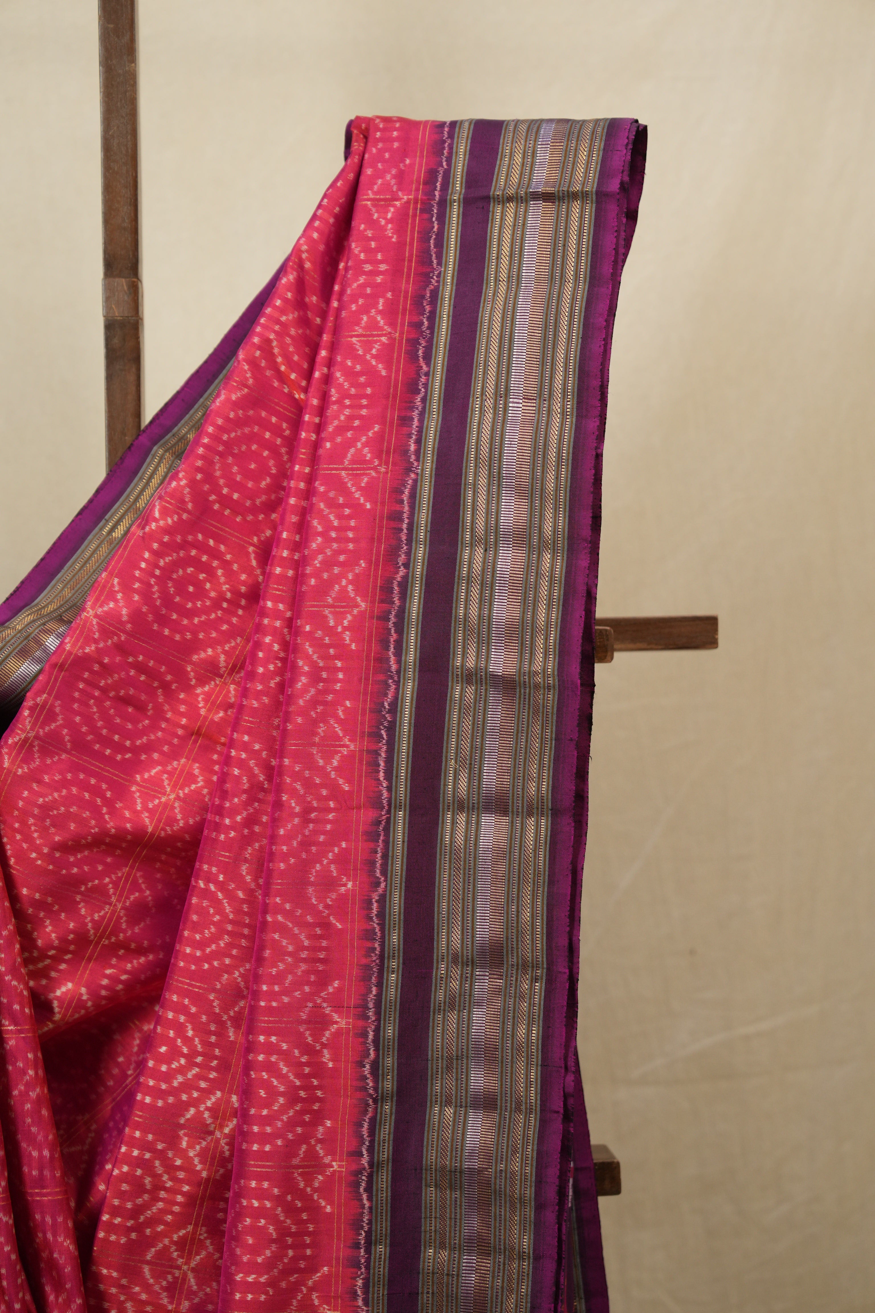 Two Tone Pink Pochampalli Silk Ikat Saree - SRTTPPSIS313