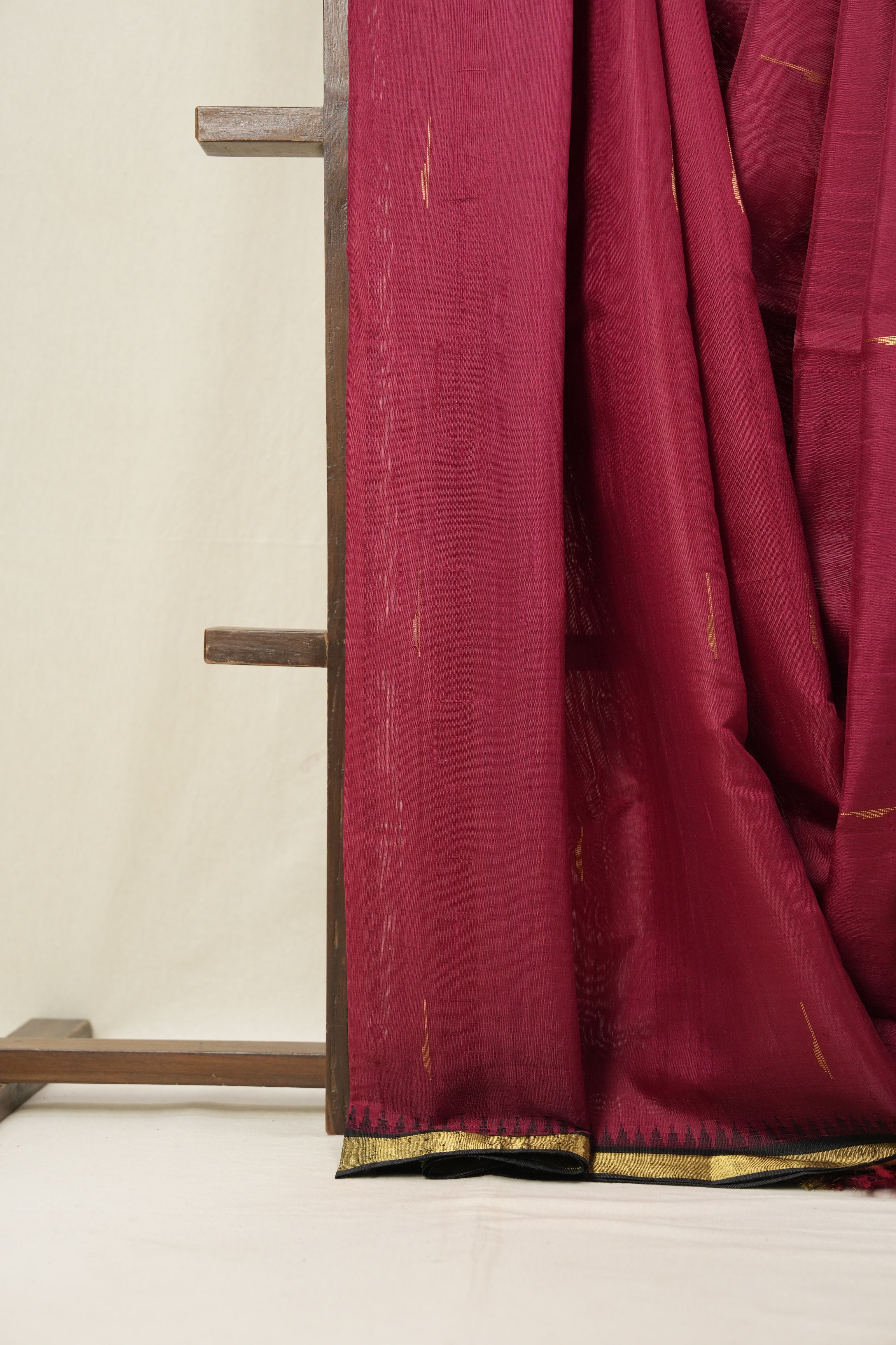 Red Raw Silk Saree - SRRRSS347