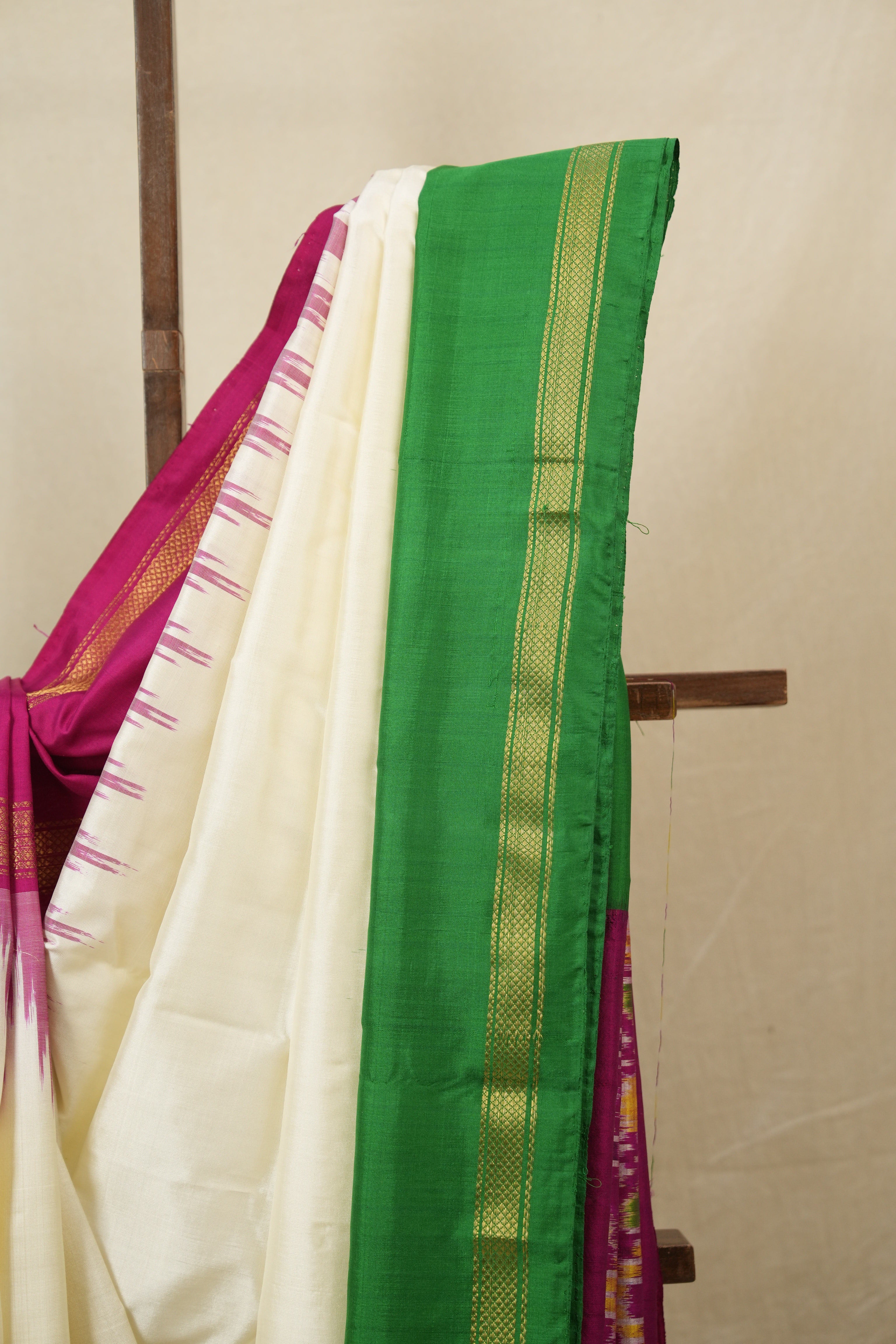 Cream Pochampalli Silk Ikat Saree - SRCPSIS304