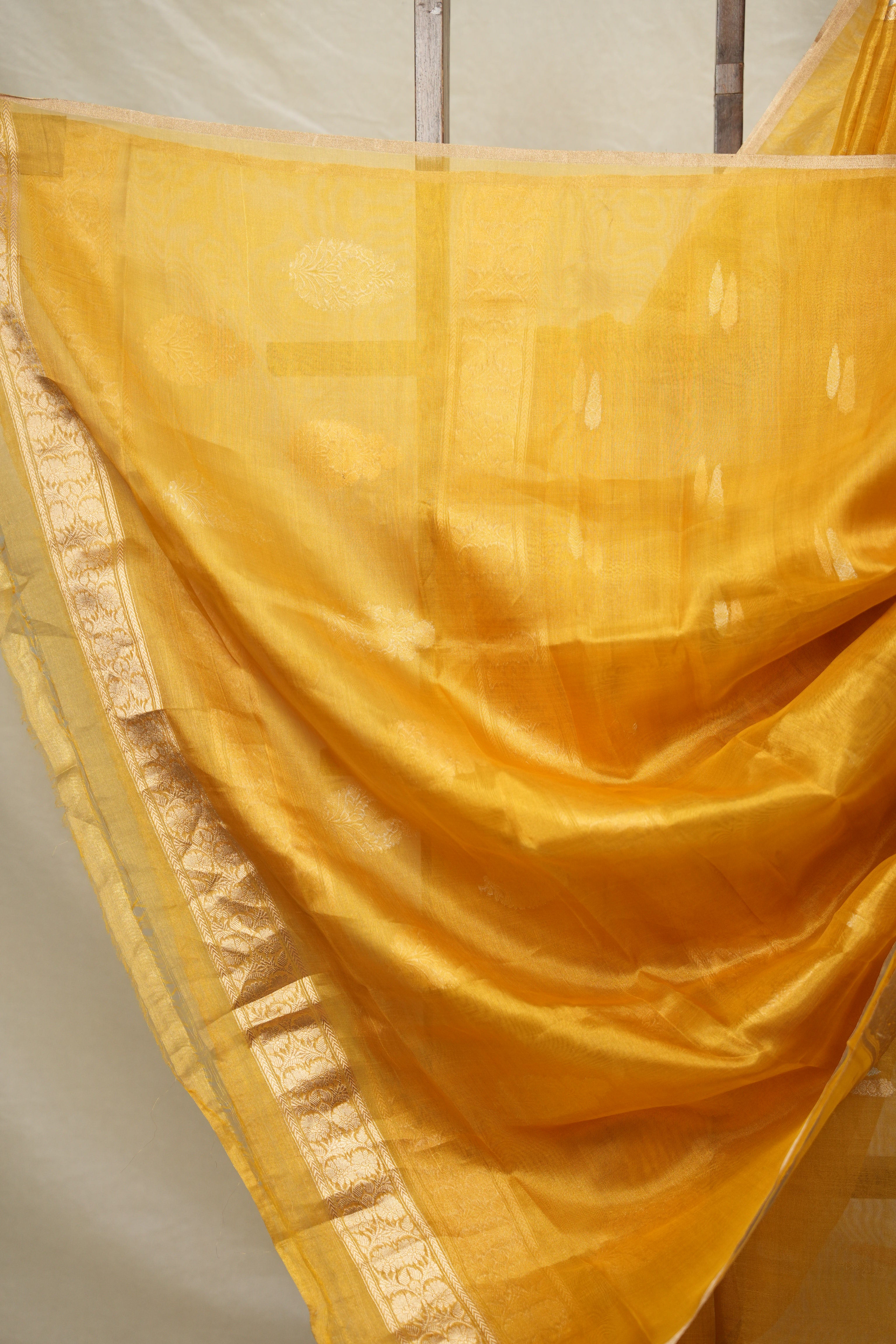 Gold Yellow Tissue Banarasi Silk Saree - SRGYTBSS005