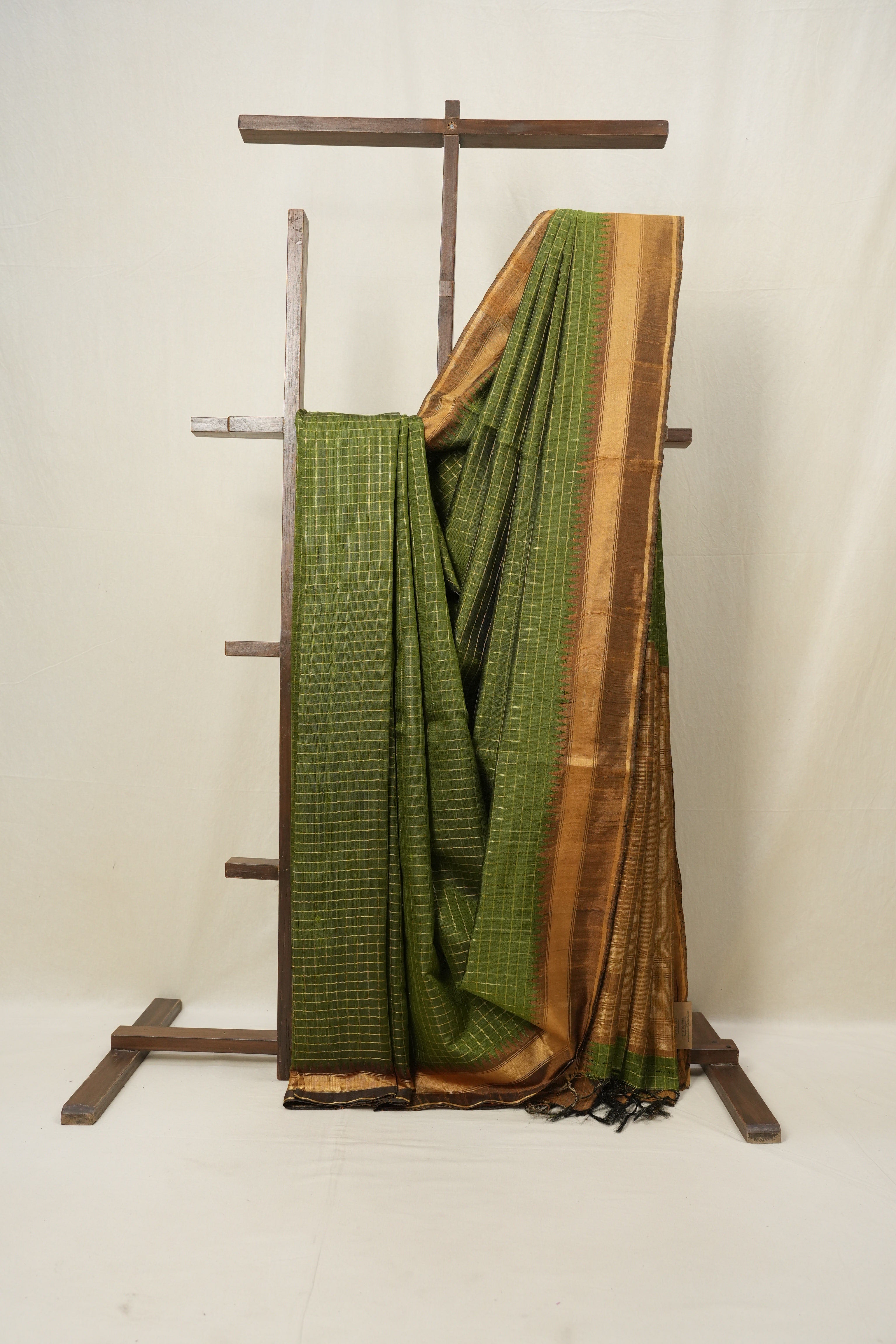 Mehendi Green Raw Silk Saree - SRMGRSS389
