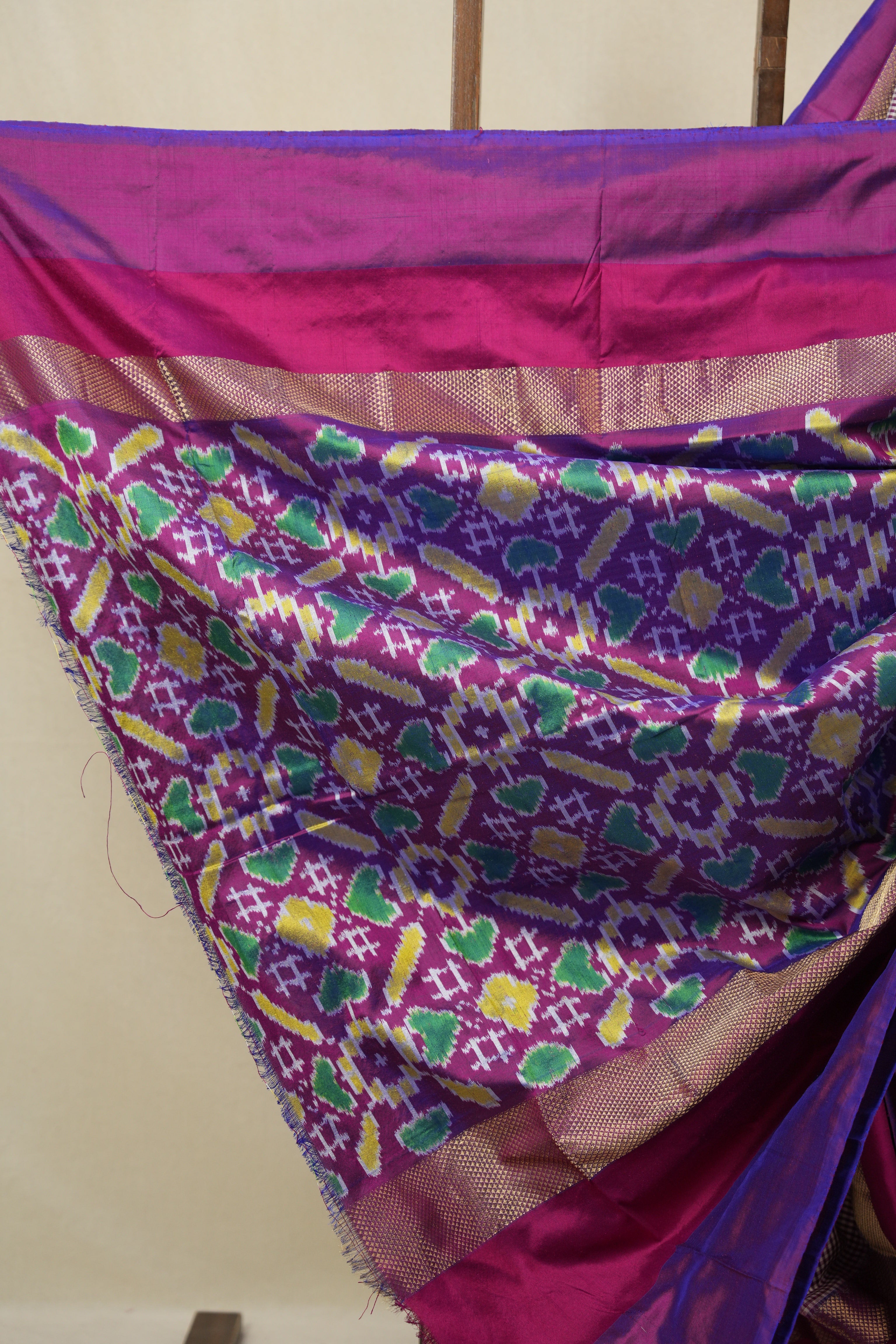 White Purple Pochampalli Silk Ikat Saree - SRWPPSIS300