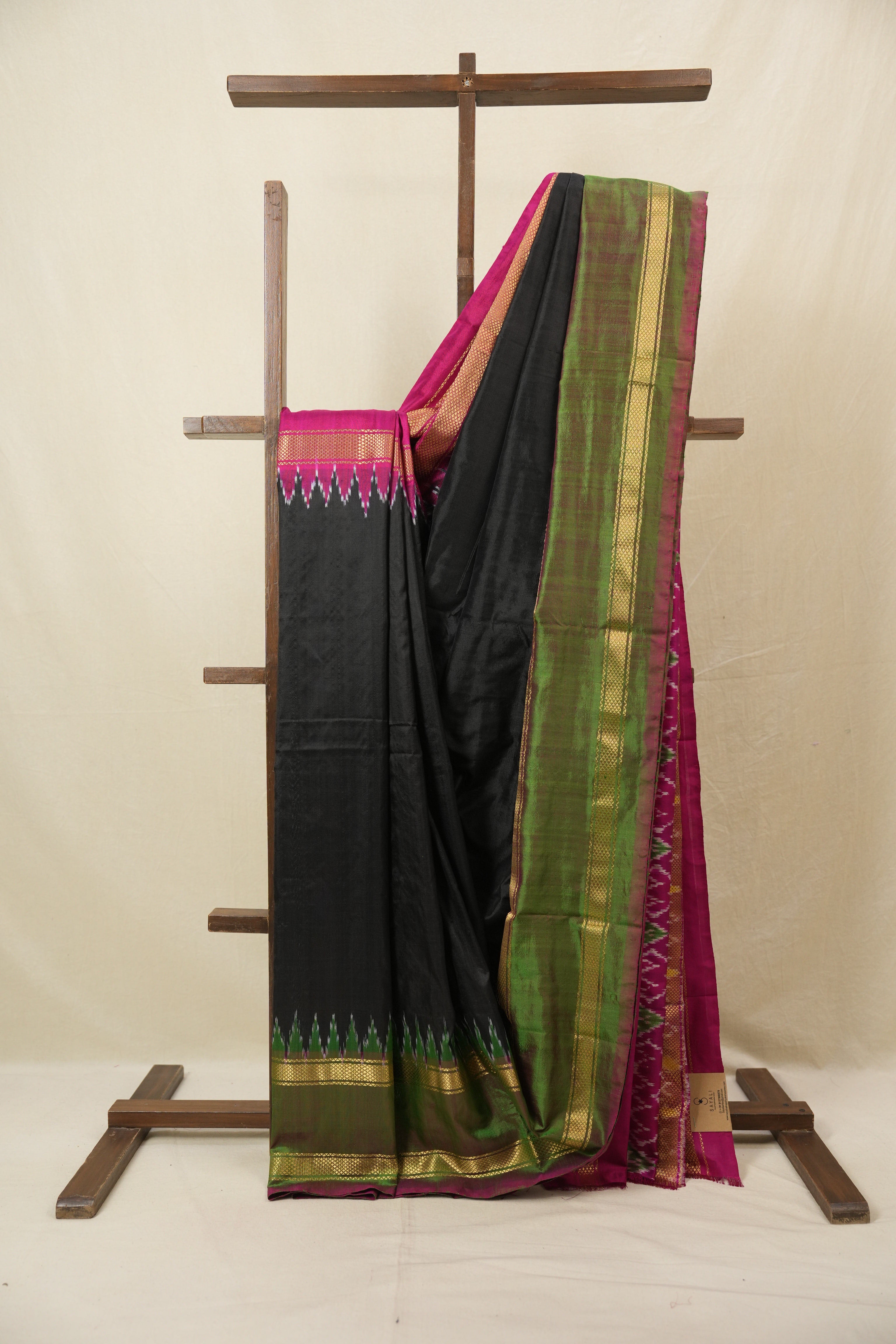 Black Pochampalli Silk Ikat Saree - SRBPSIS303