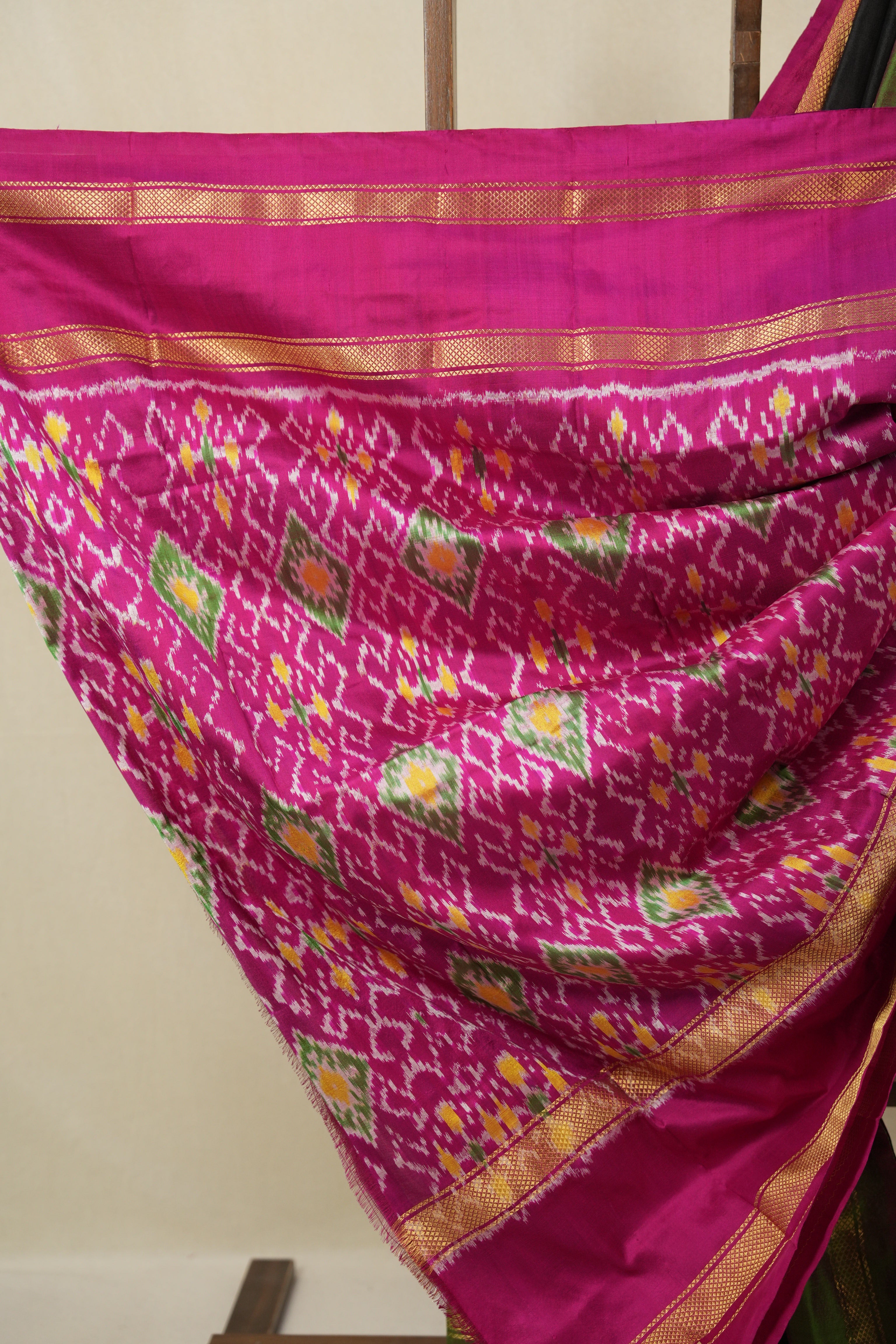 Black Pochampalli Silk Ikat Saree - SRBPSIS303