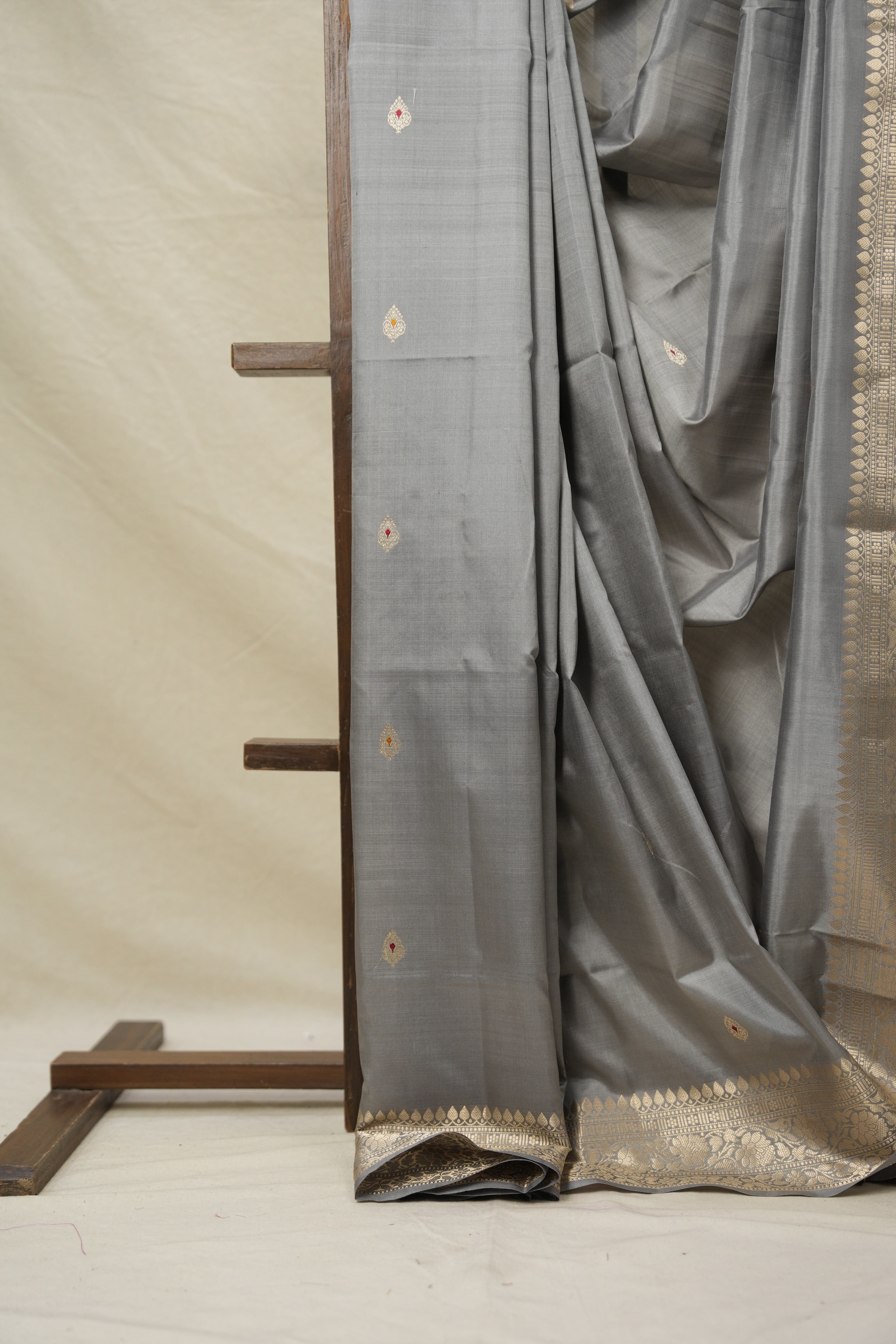 Grey Banarasi Silk Saree - SRGBSS856