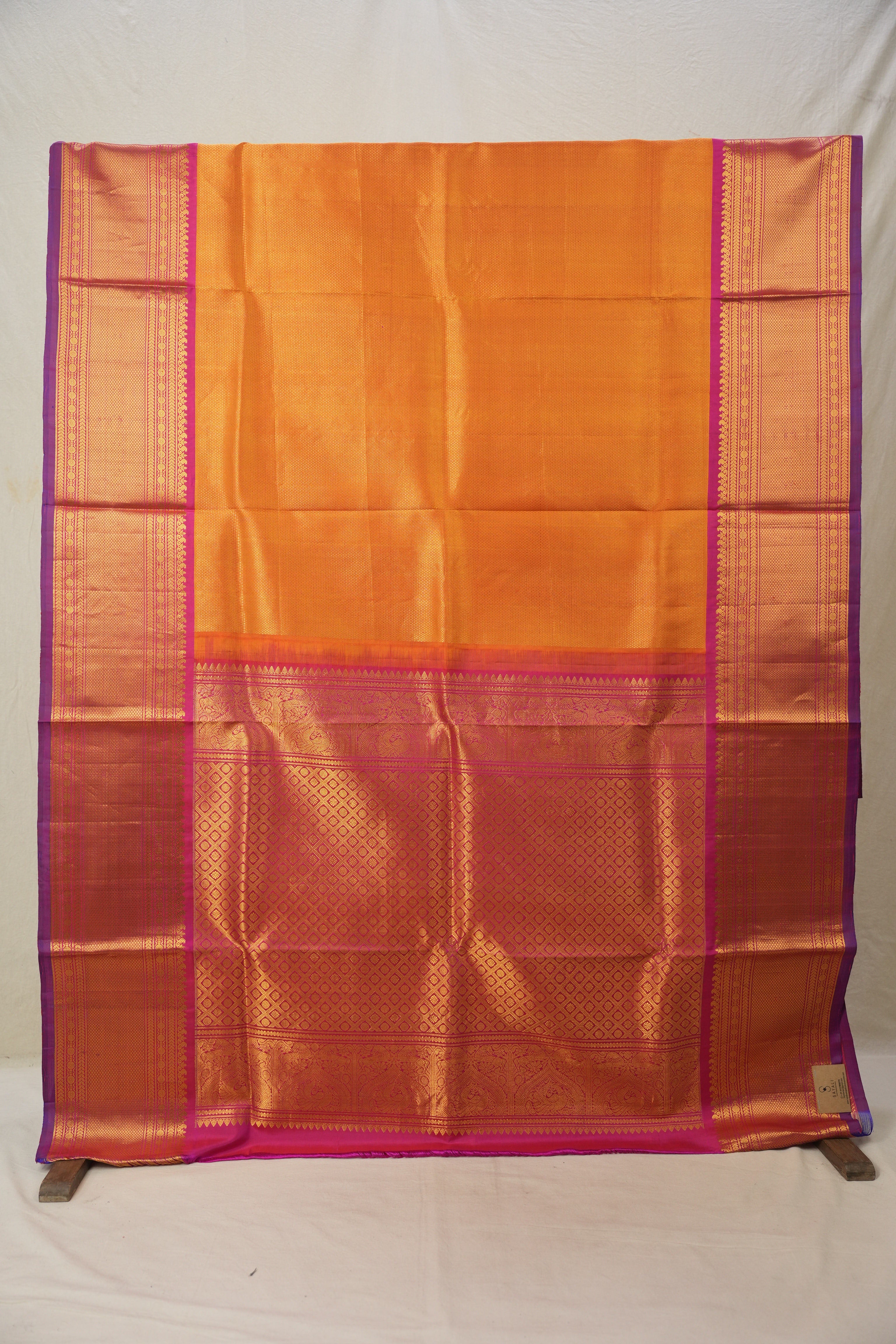 Golden Yellow Gadwal Silk Saree - SRGYGSS594