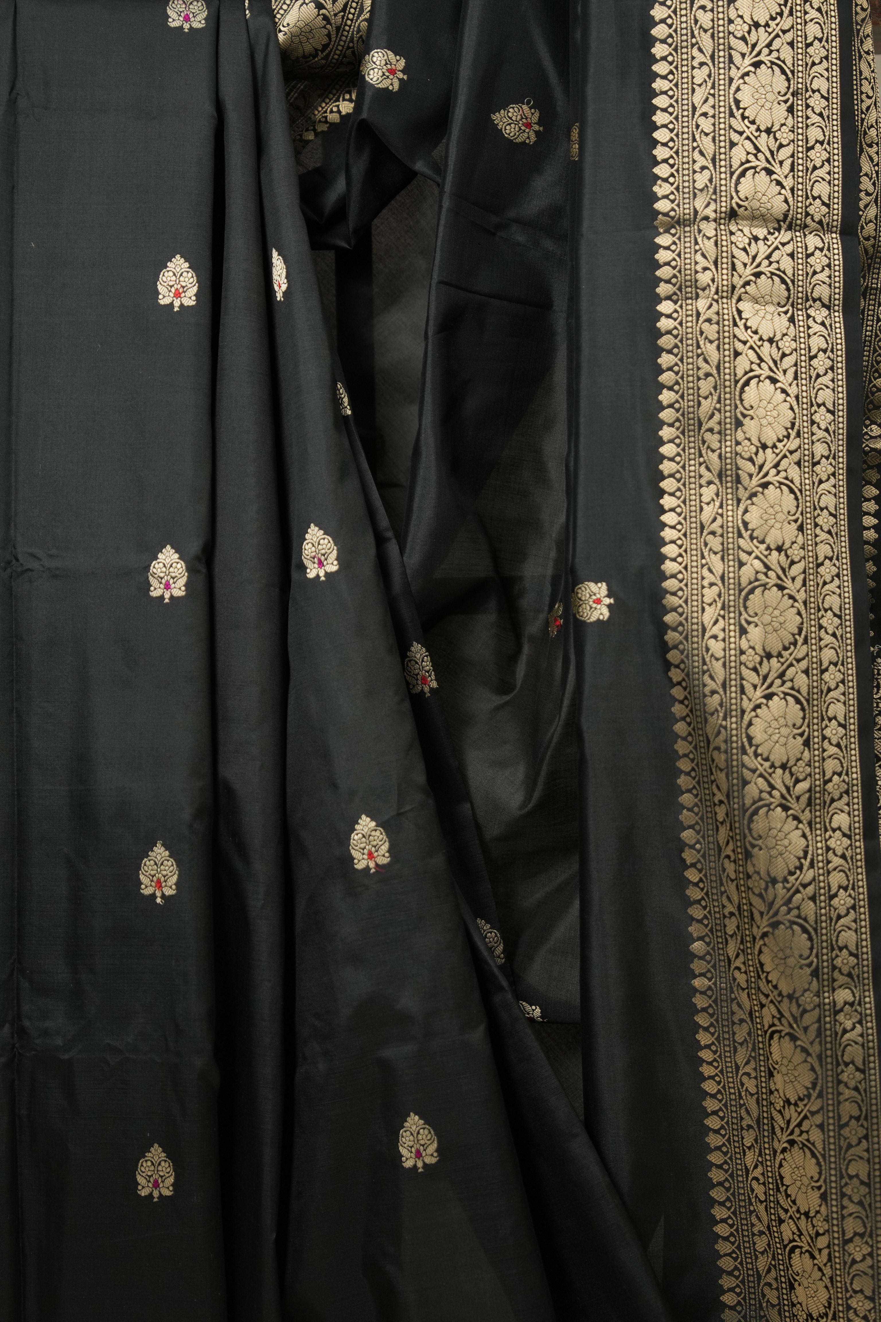 Black Banarasi Silk Saree - SRBBSS852