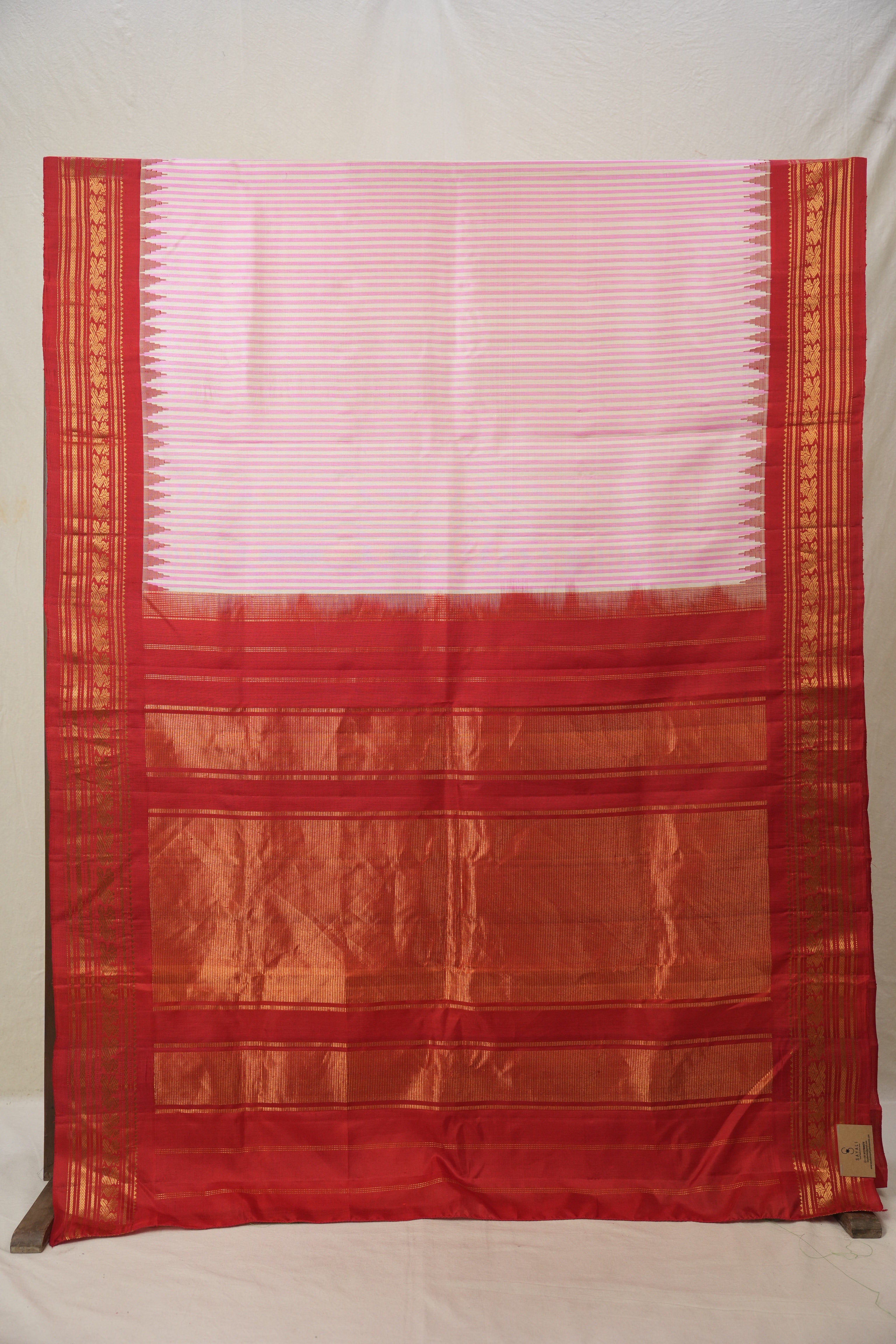 Pink Cream Gadwal Silk Saree - SRPCGSS618