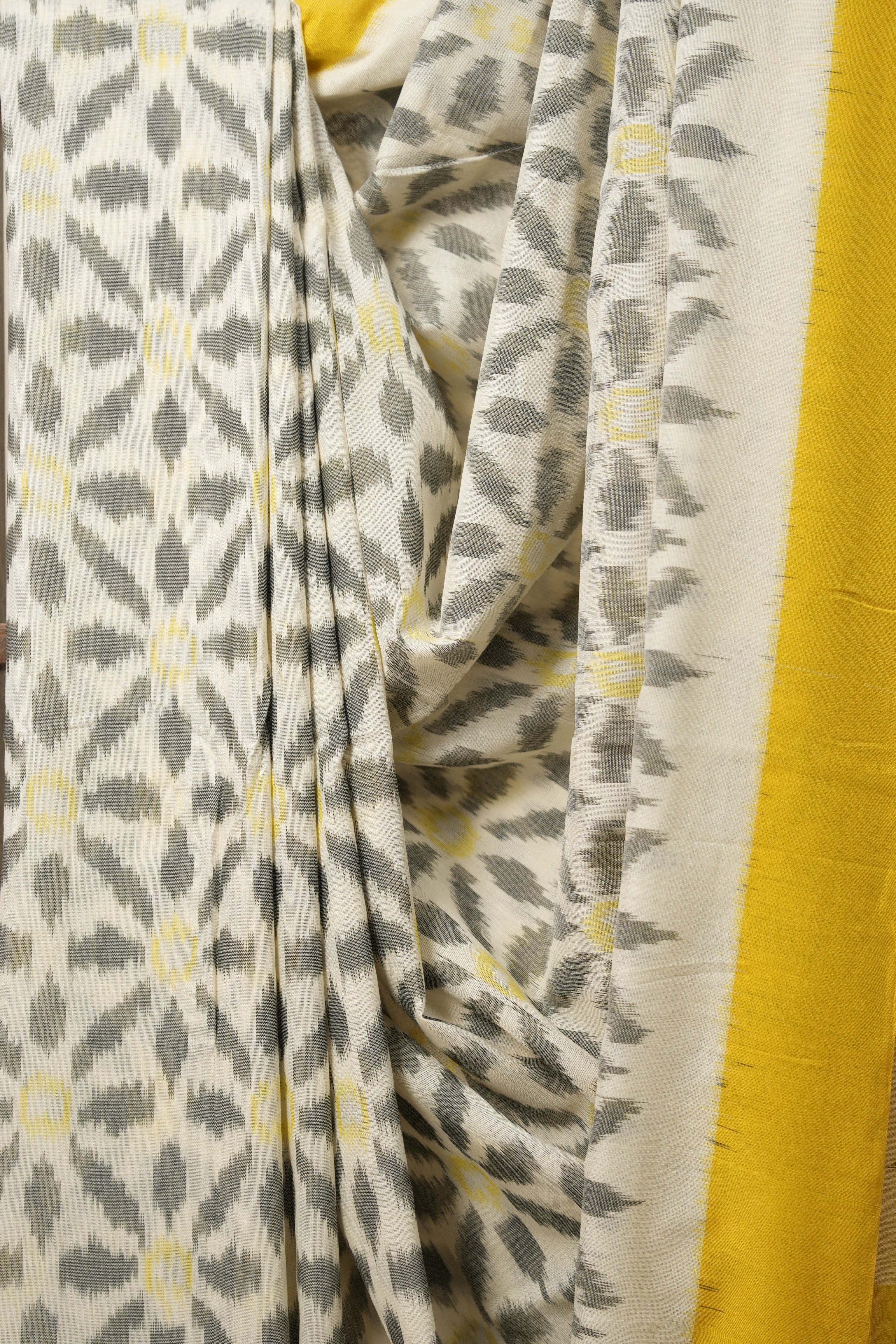 White Grey Pochampalli Cotton Ikat Saree - SRWGPCIS579