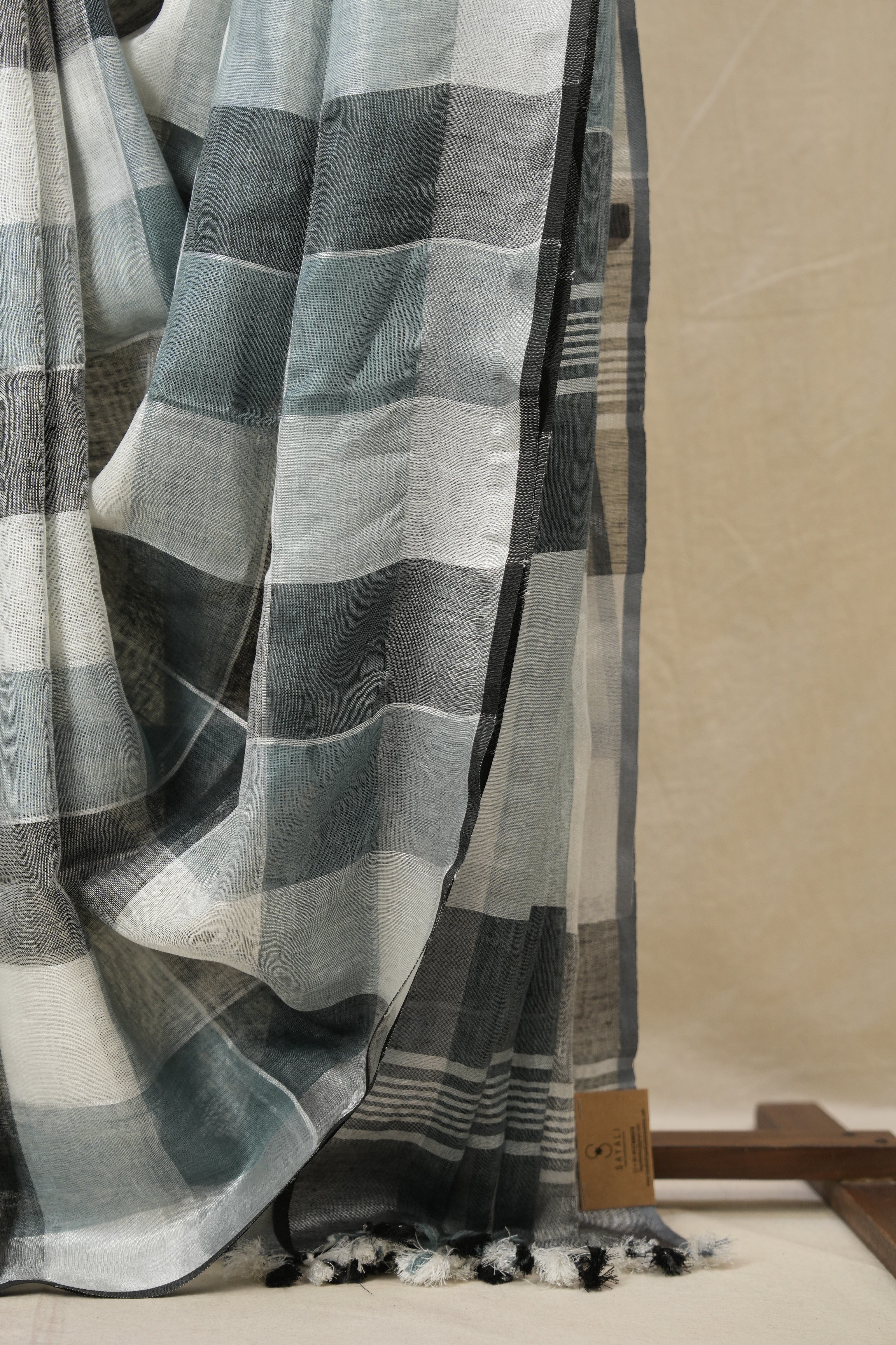 Multicolor Linen Saree With Tassels - SRMLS492