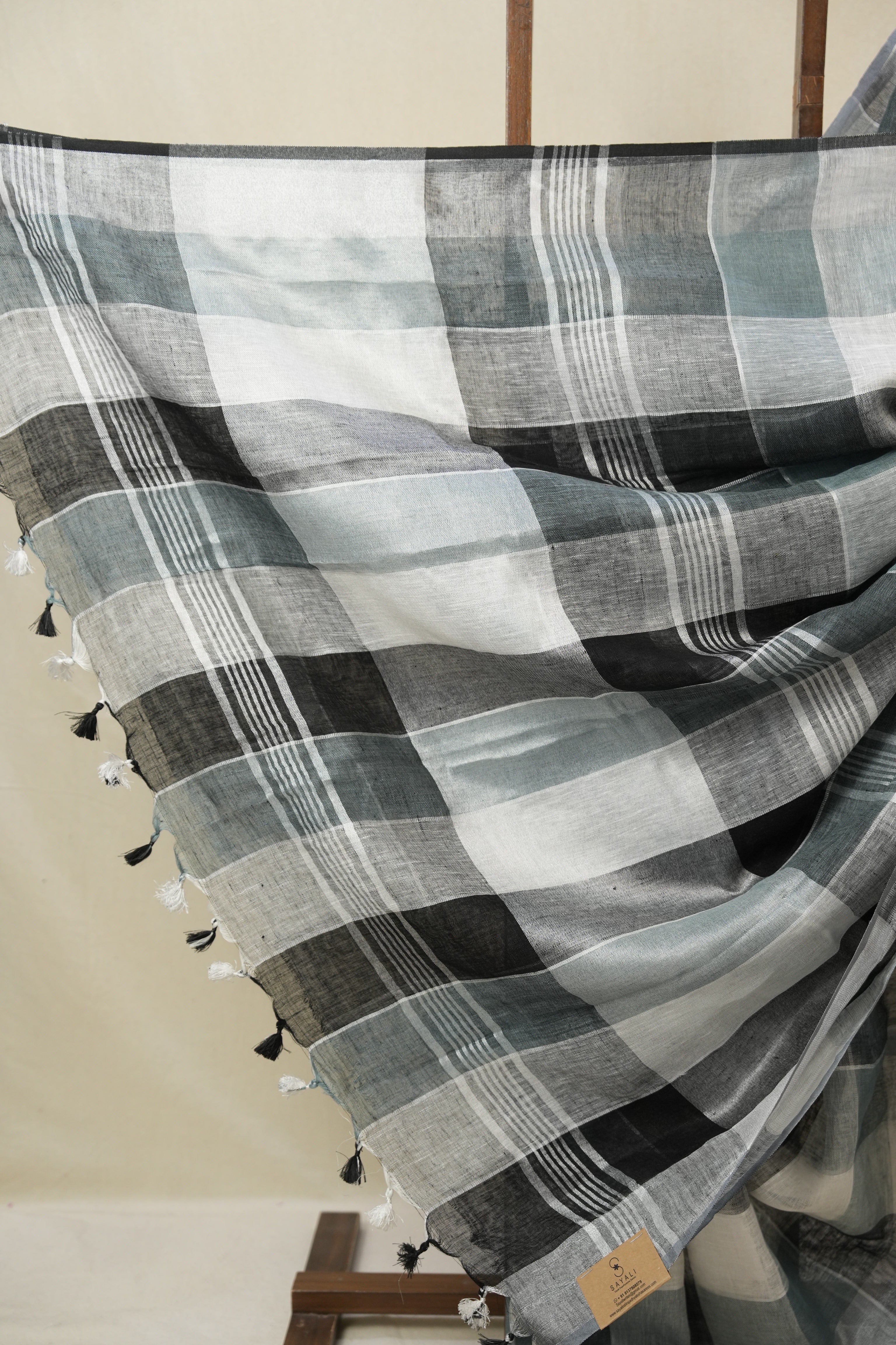 Multicolor Linen Saree With Tassels - SRMLS492