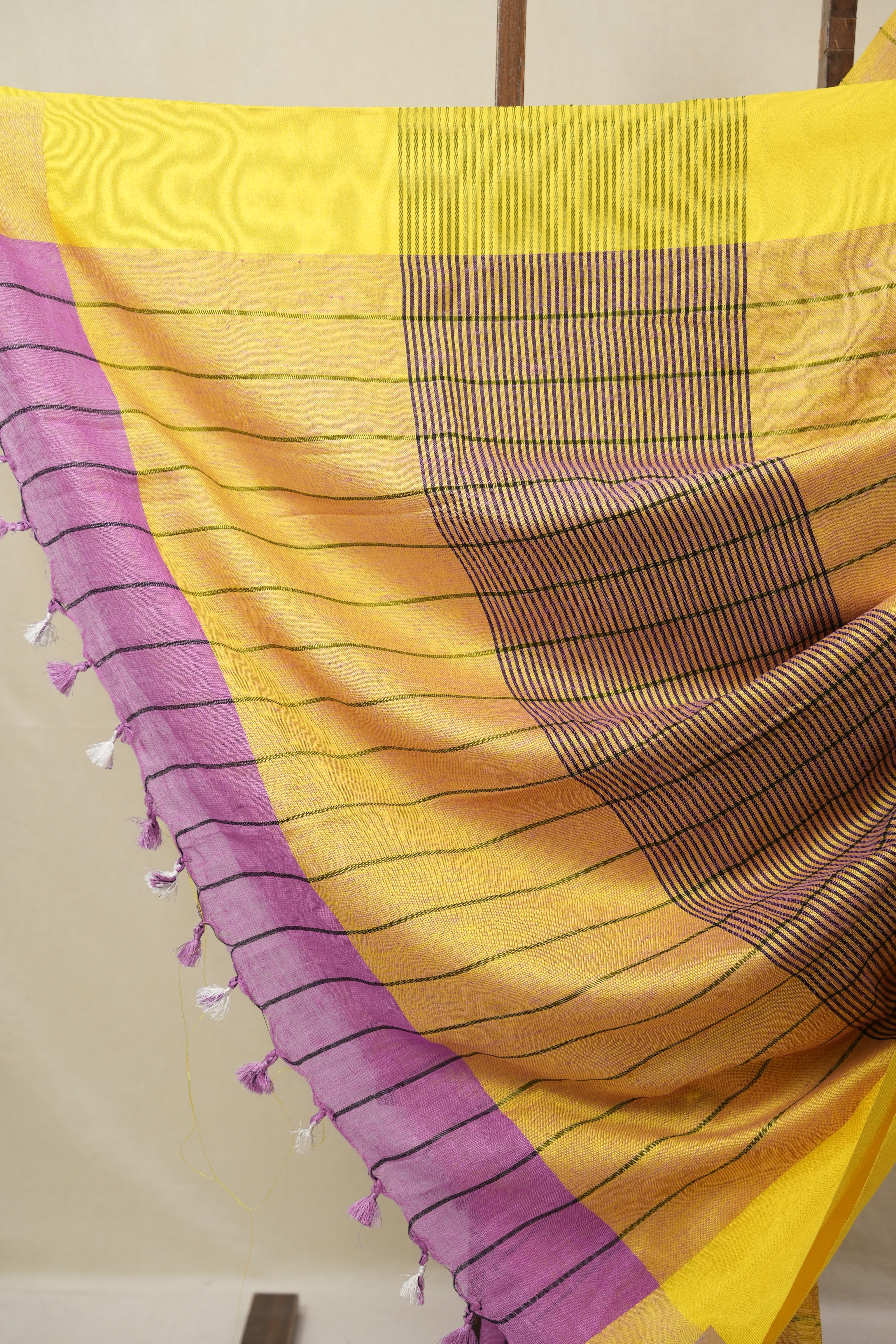 Orchid Purple Linen Saree With Tassels - SROPLS482