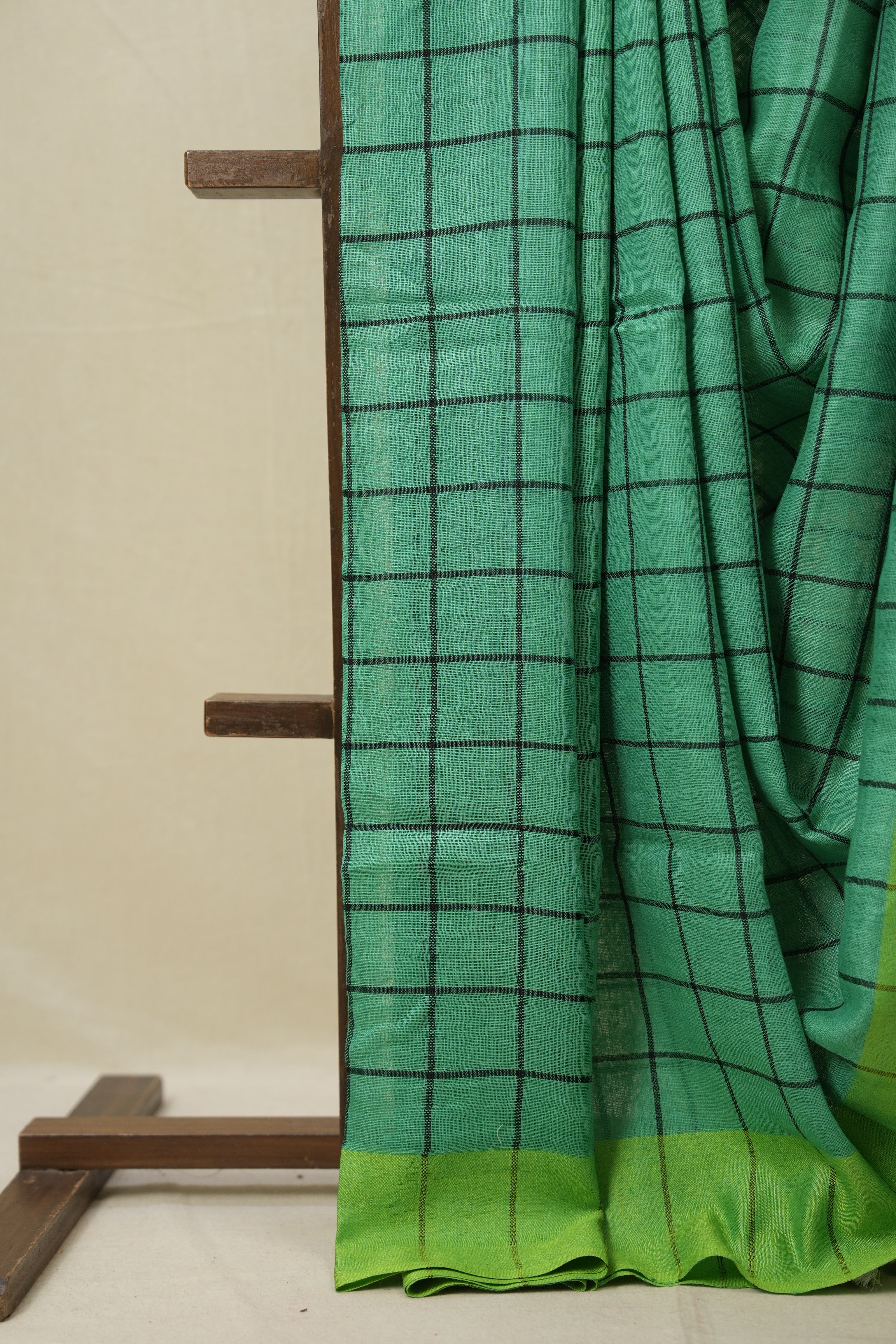 Green Linen Saree With Tassels - SRGLS479