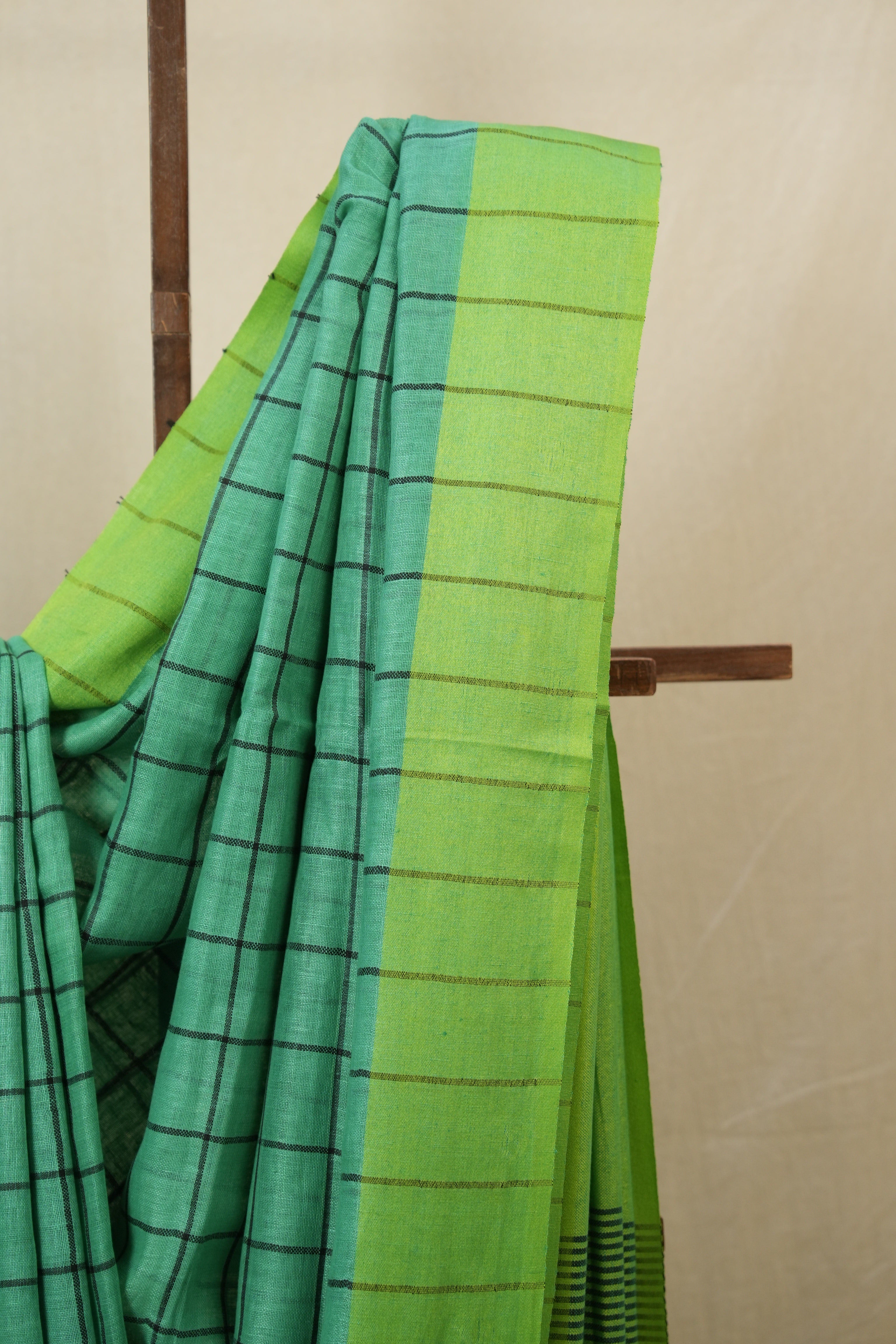 Green Linen Saree With Tassels - SRGLS479