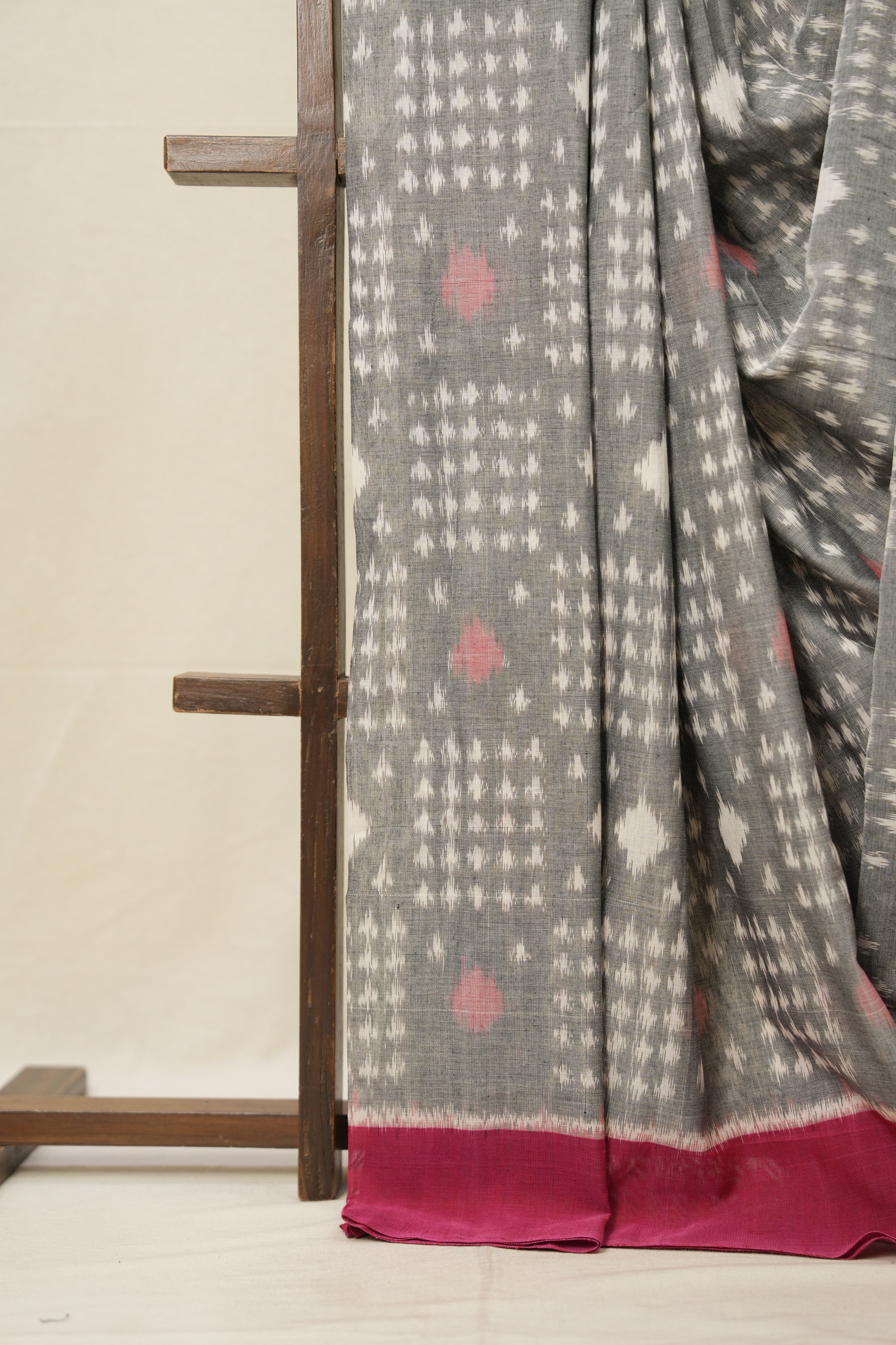 Grey Pochampalli Cotton Ikat Saree - SRGPCIS572