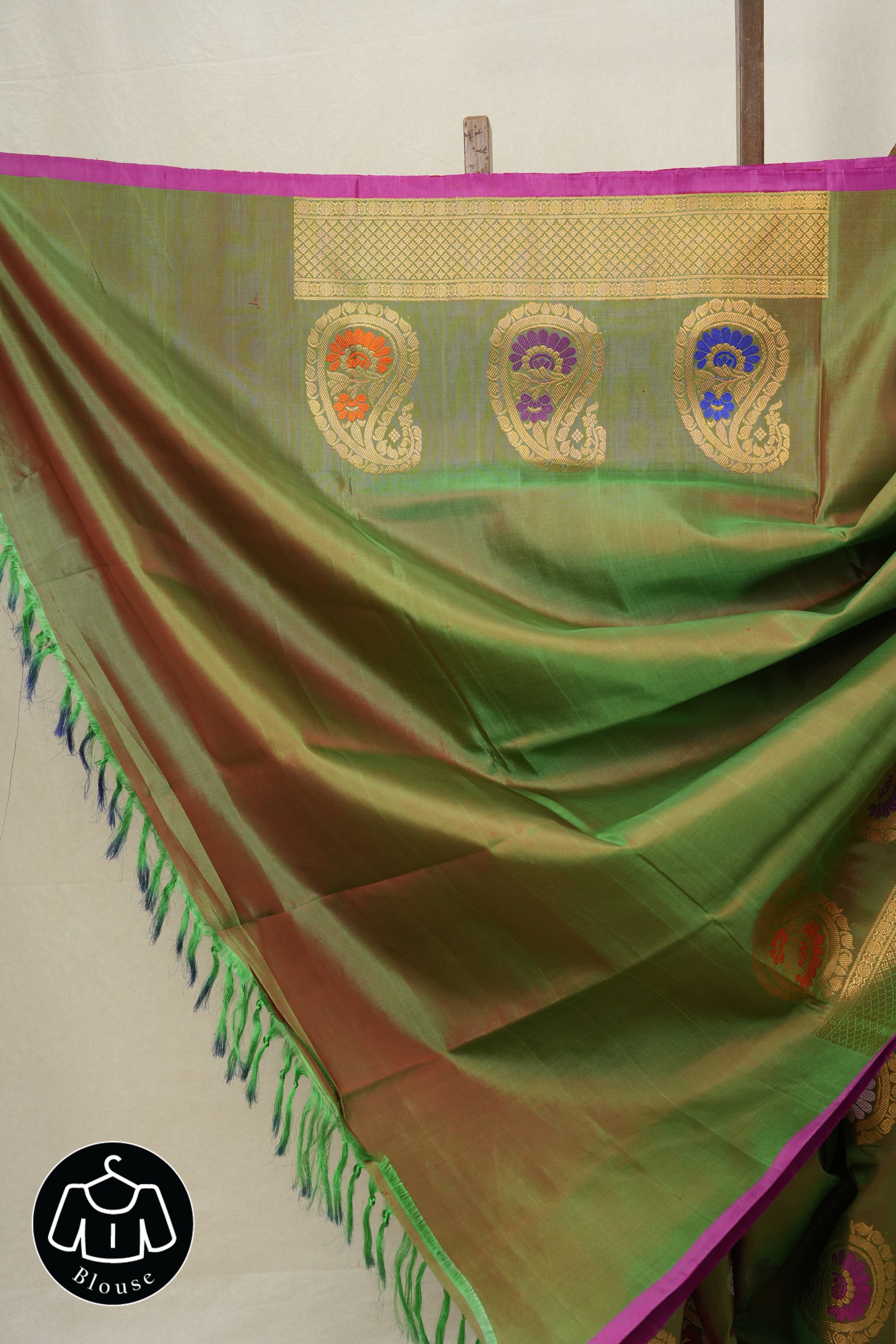 Green Gadwal Silk Saree - SRGGSS326