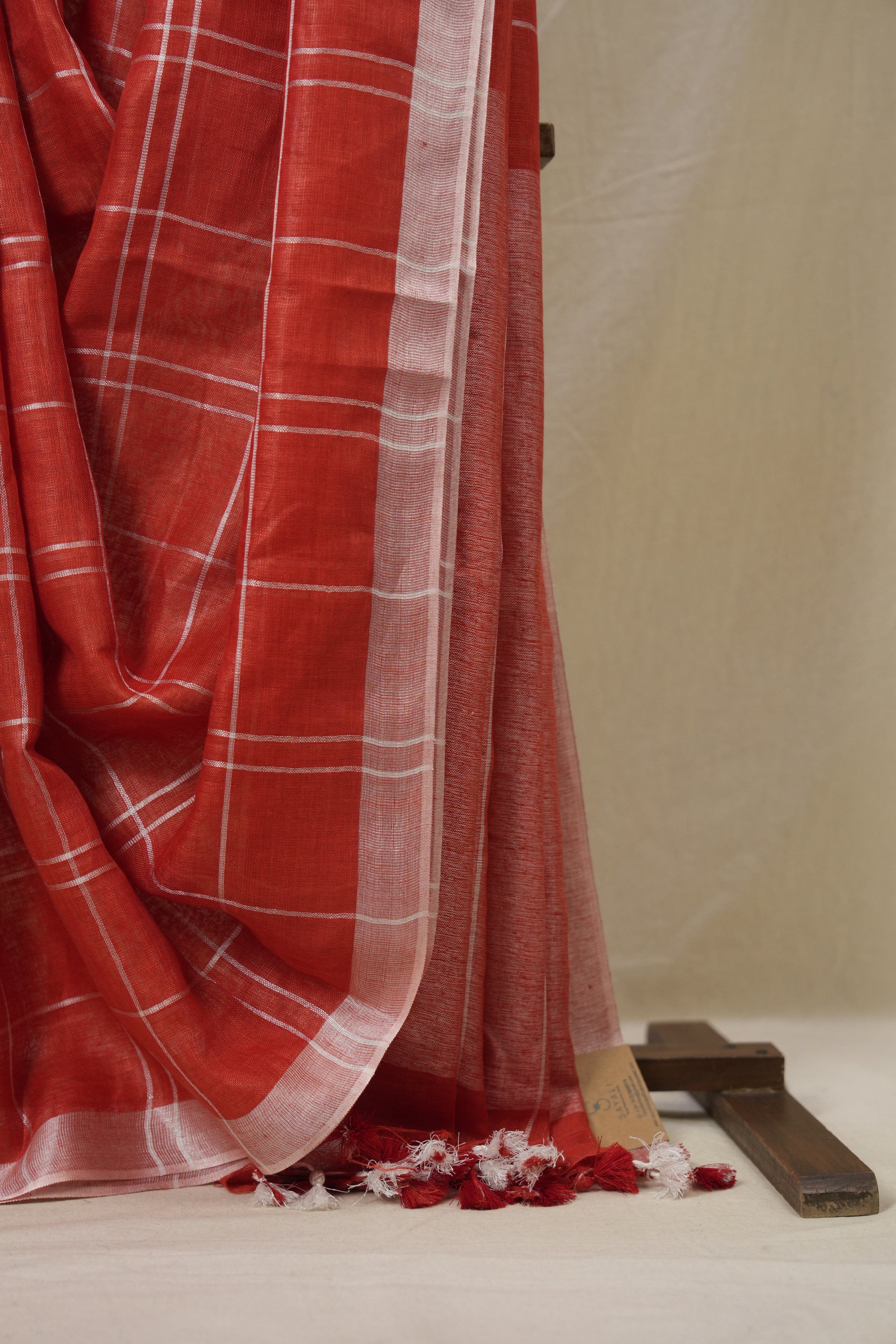 Red Linen Saree With Tassels - SRRLS499
