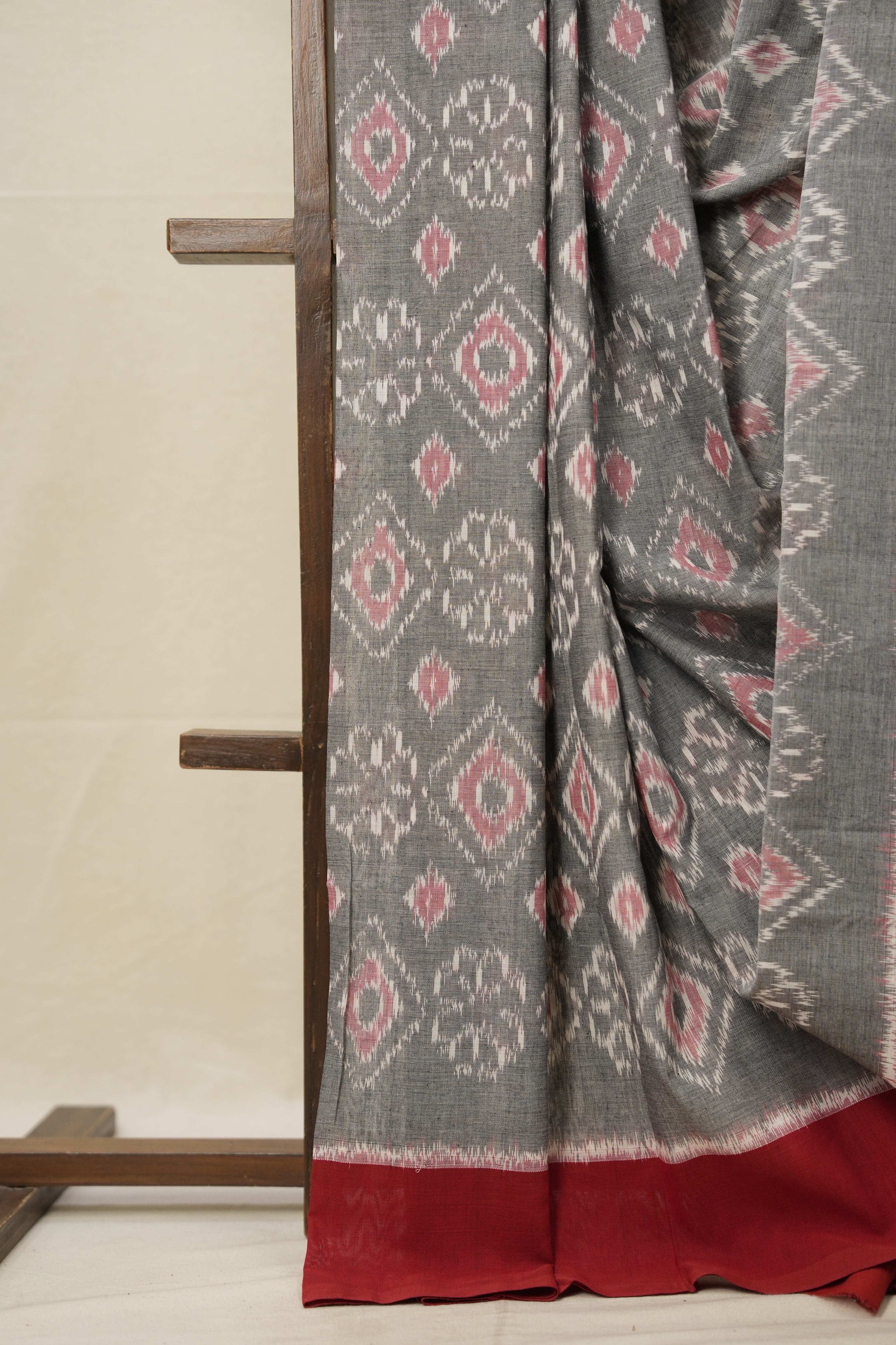 Grey Pochampalli Cotton Ikat Saree - SRGPCIS590