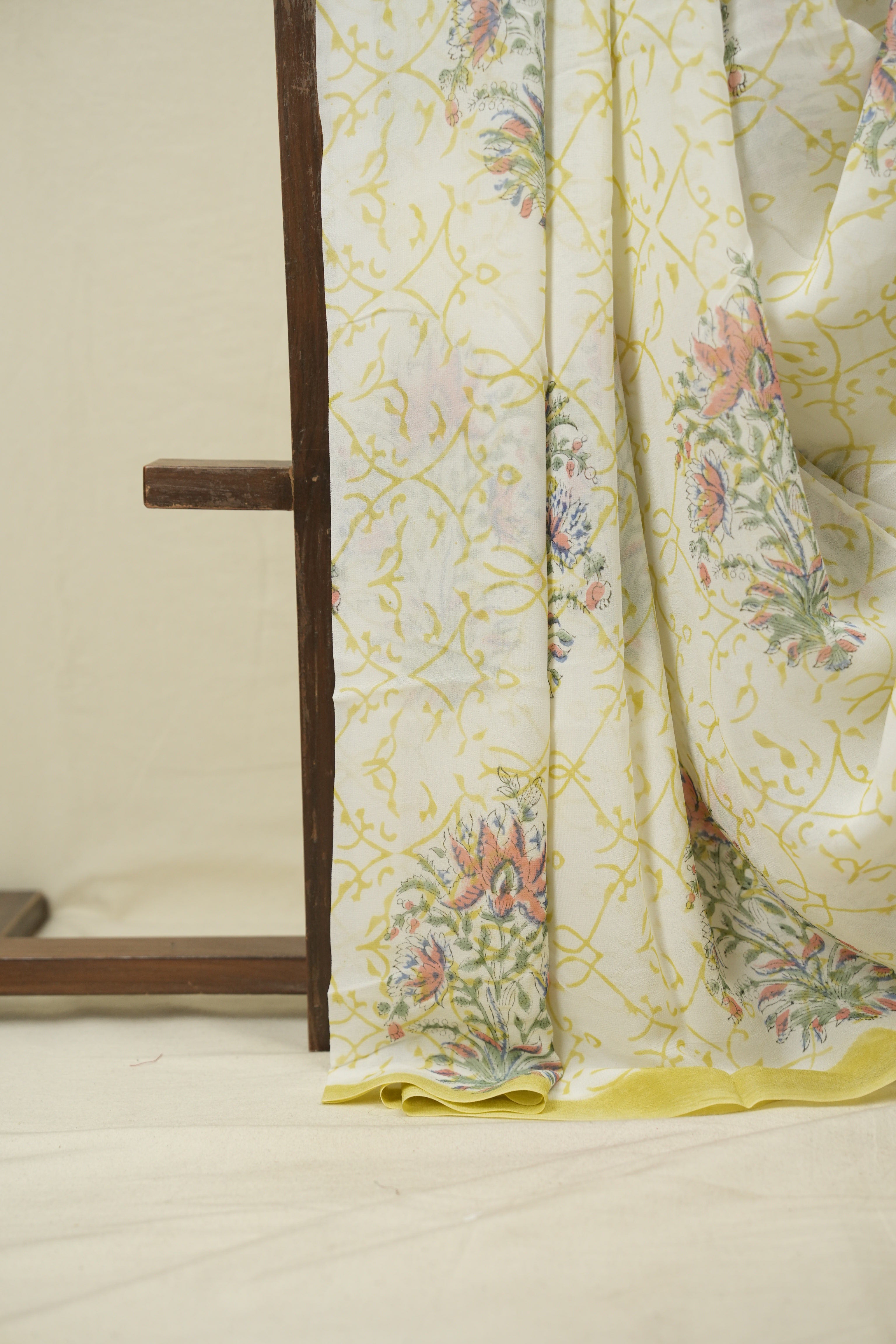 White HBP Chiffon Saree - SRWHCS50