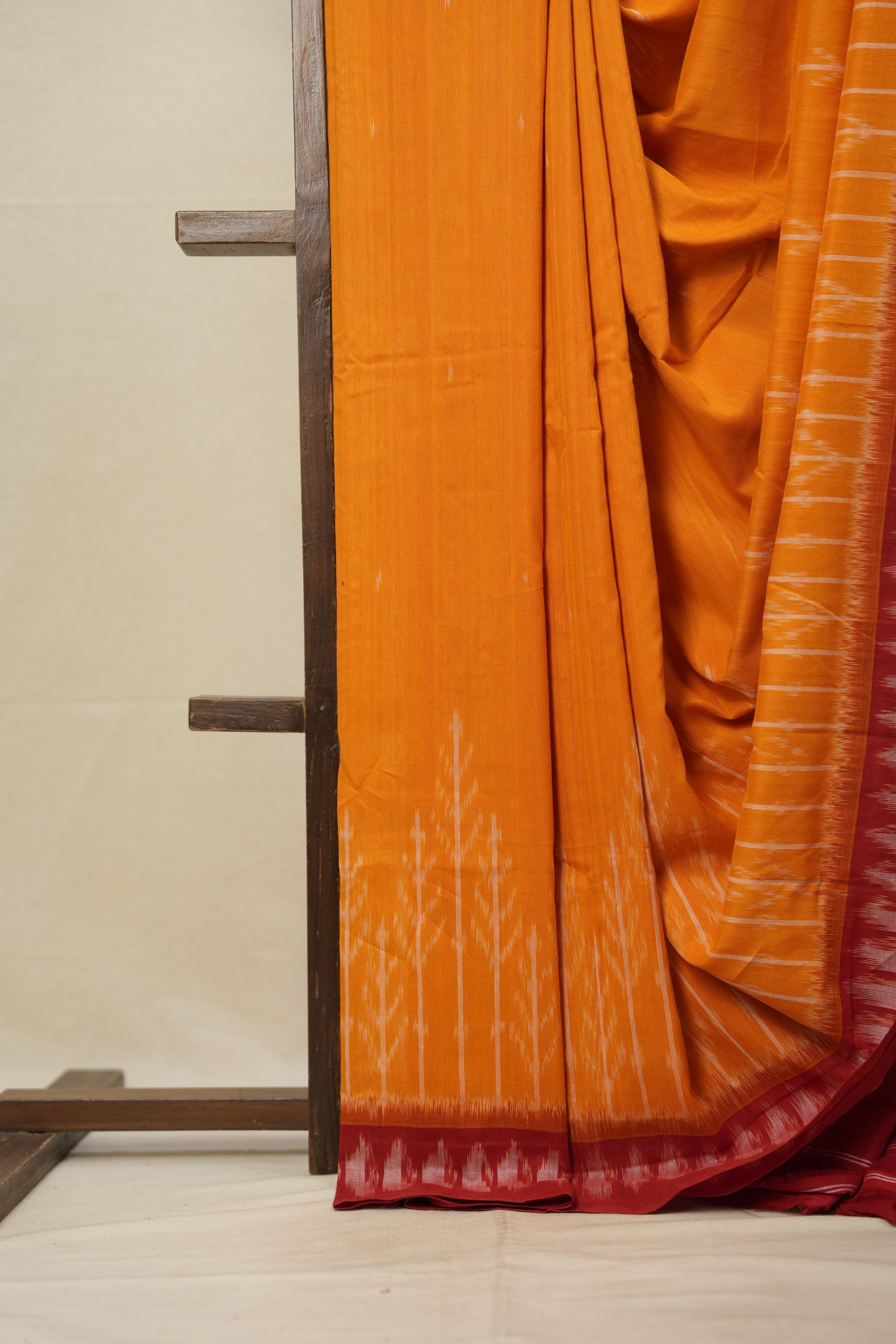 Yellow White Pochampalli Cotton Ikat Saree - SRYWPCIS588
