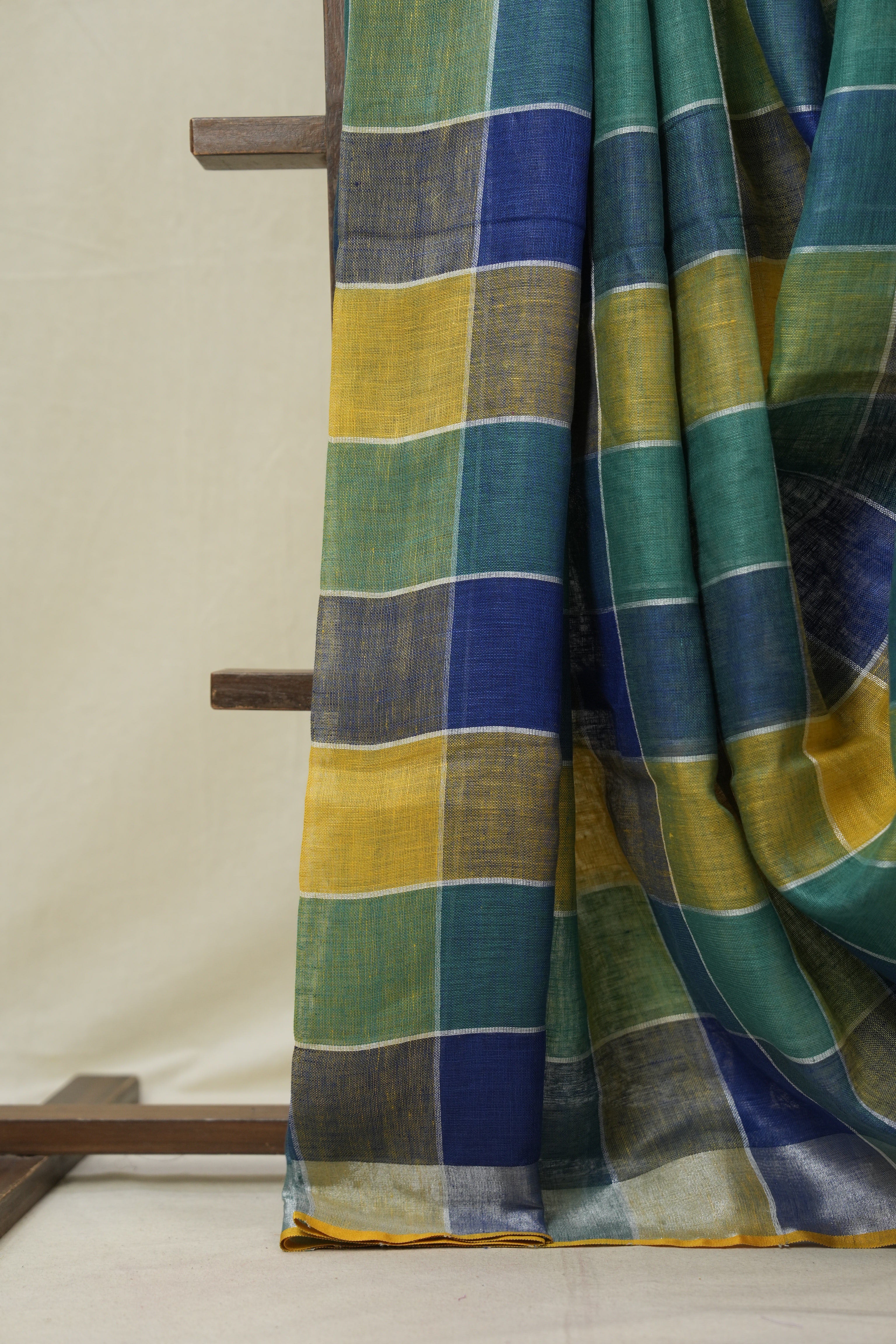 Multicolor Linen Saree With Tassels - SRMLS503