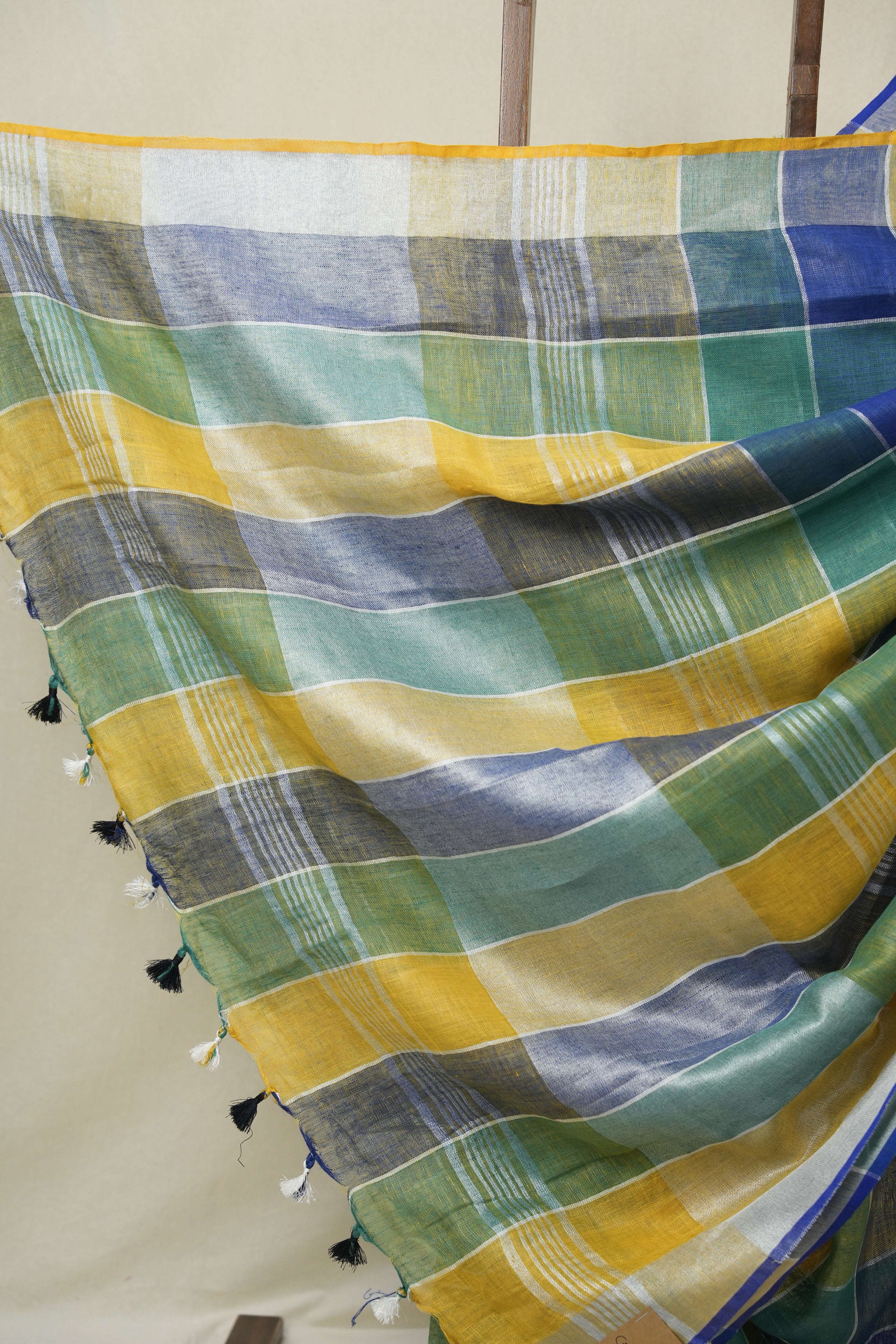 Multicolor Linen Saree With Tassels - SRMLS503