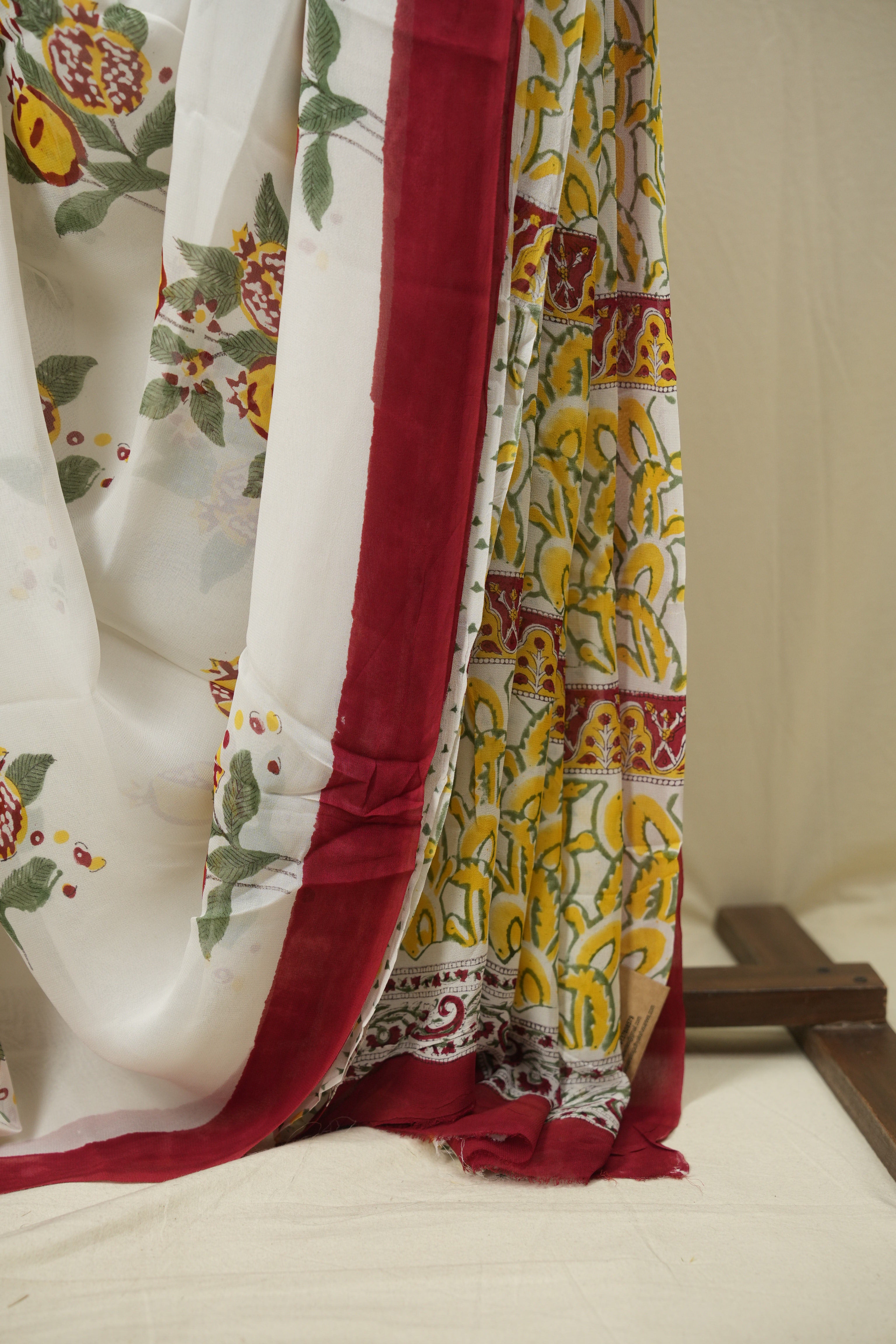 White HBP Chiffon Saree - SRWHCS59