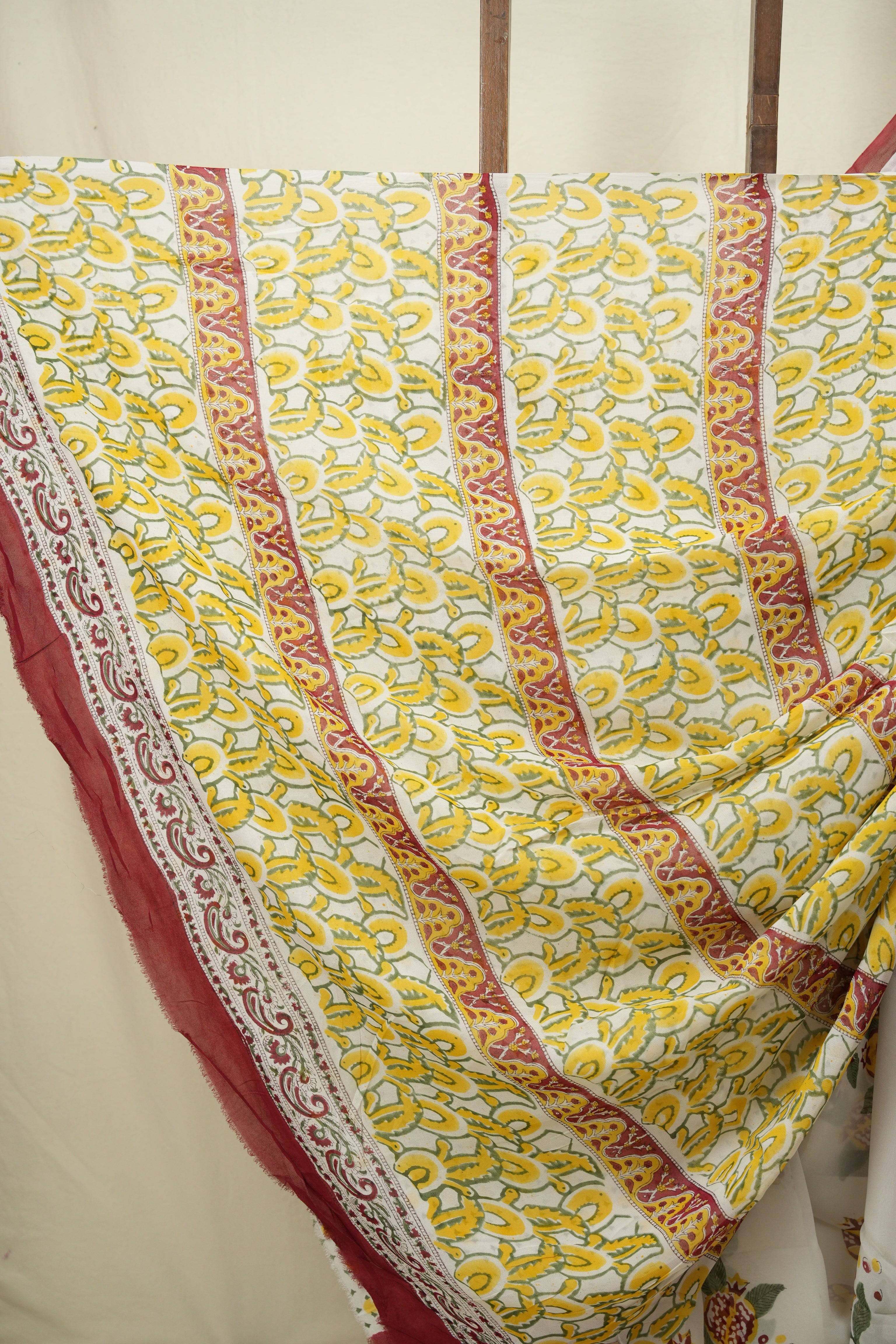 White HBP Chiffon Saree - SRWHCS59