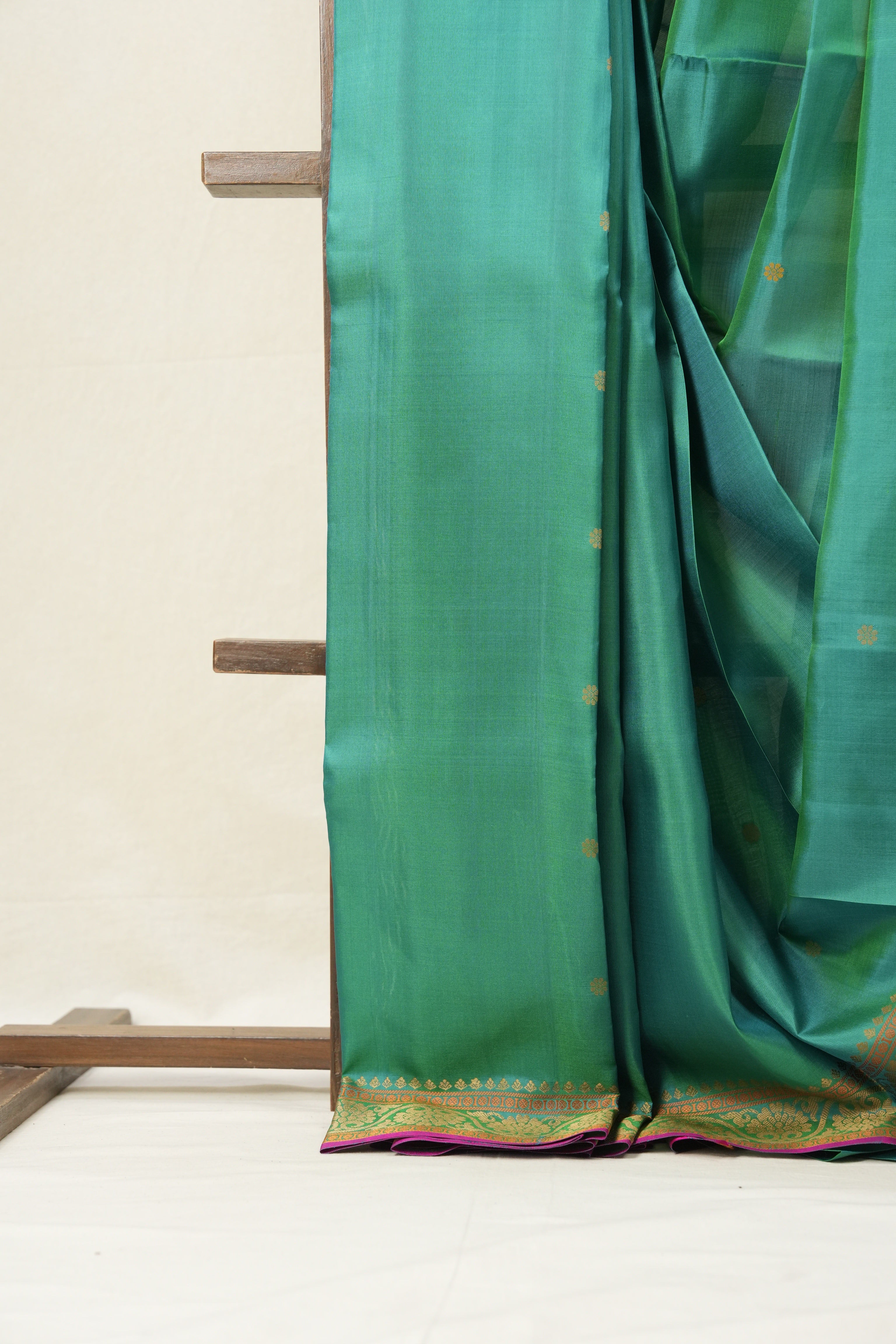 Two Tone Green Kanjeevaram Silk Saree - SRTTGKSS624