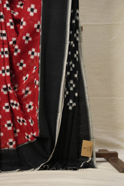 Red - Black Pochampalli Cotton Ikat Saree - SRRBPCIS583