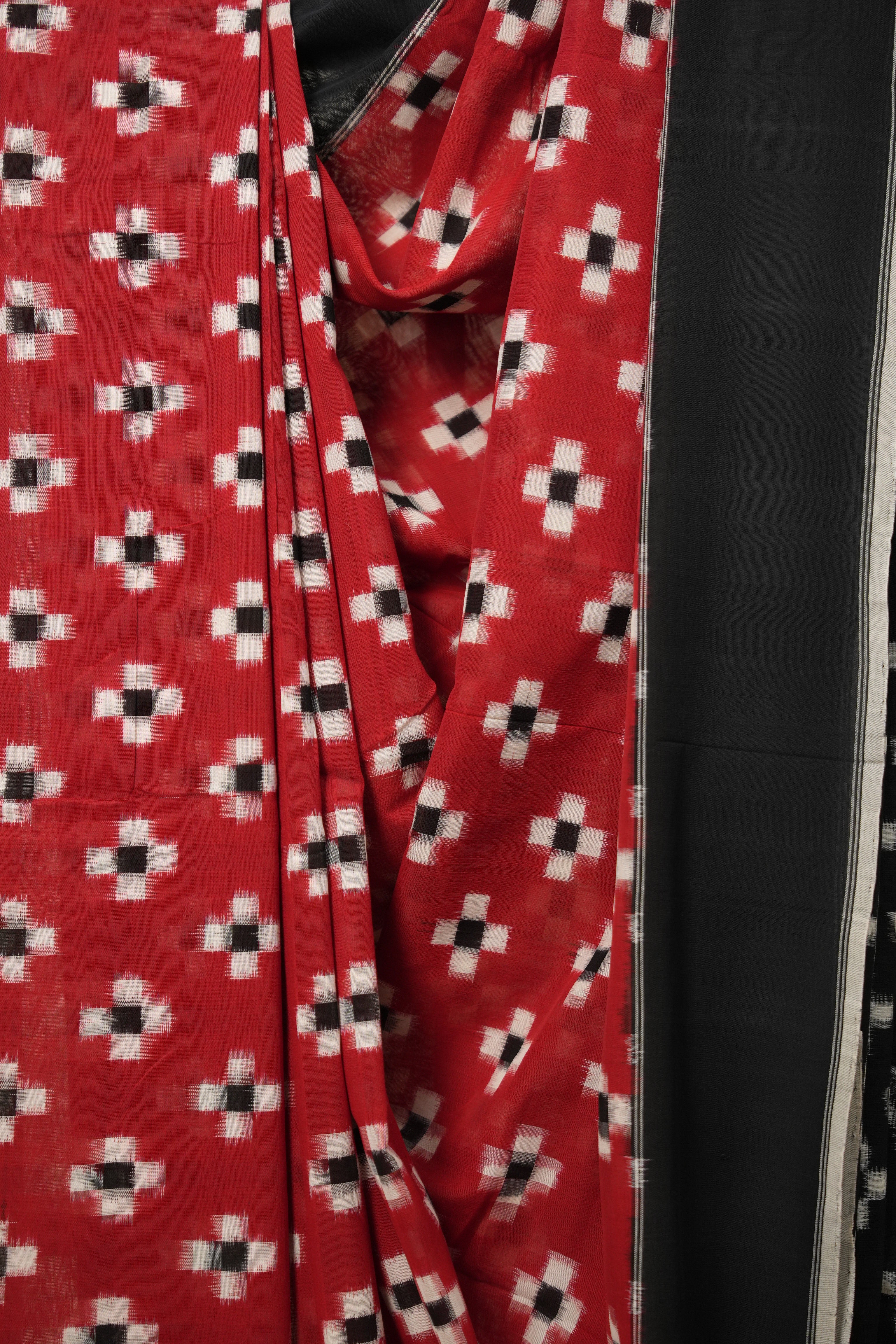 Red - Black Pochampalli Cotton Ikat Saree - SRRBPCIS583