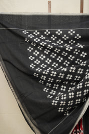 Red - Black Pochampalli Cotton Ikat Saree - SRRBPCIS583