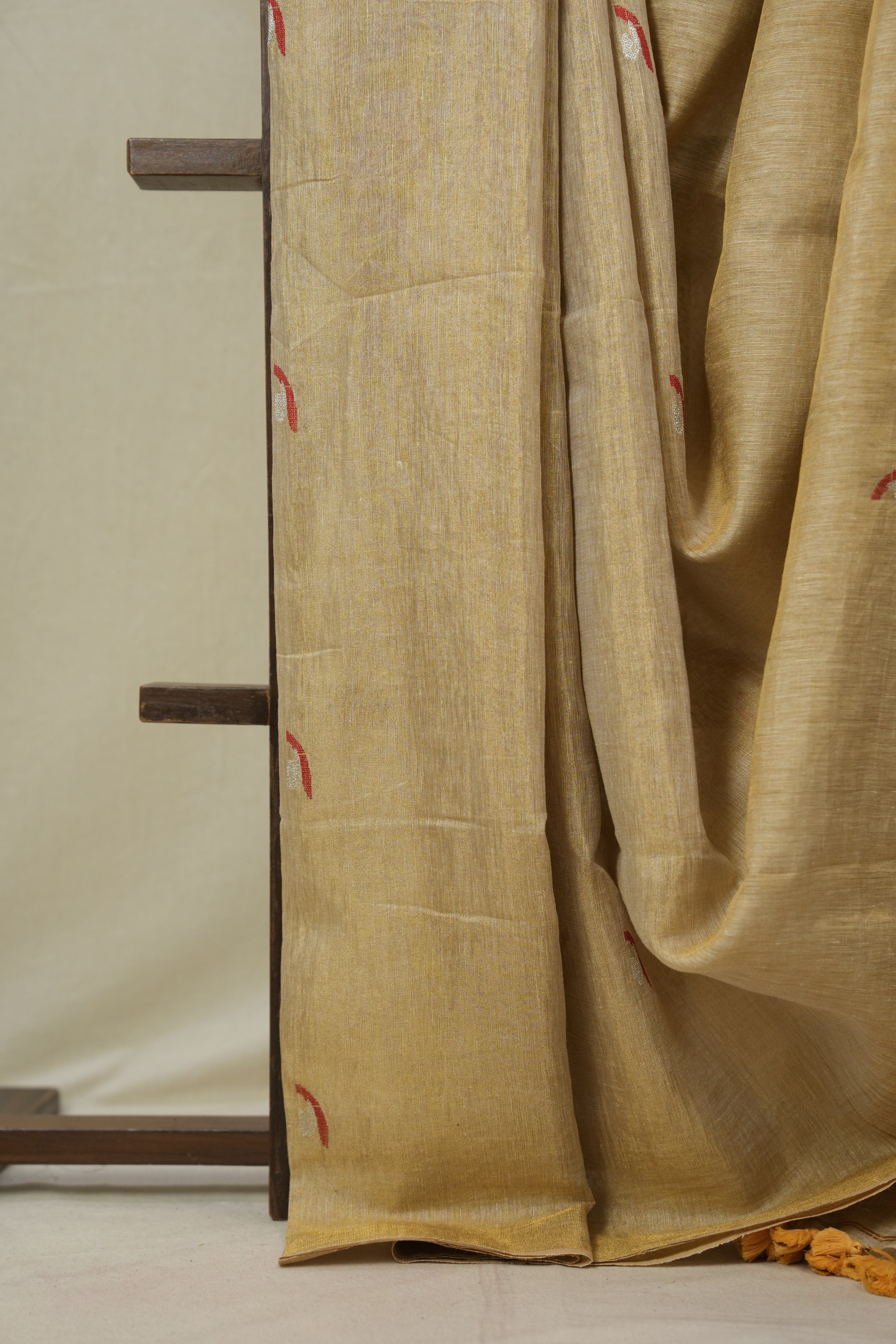 Gold Tissue Linen Jamdani Saree - SRGTLJS191